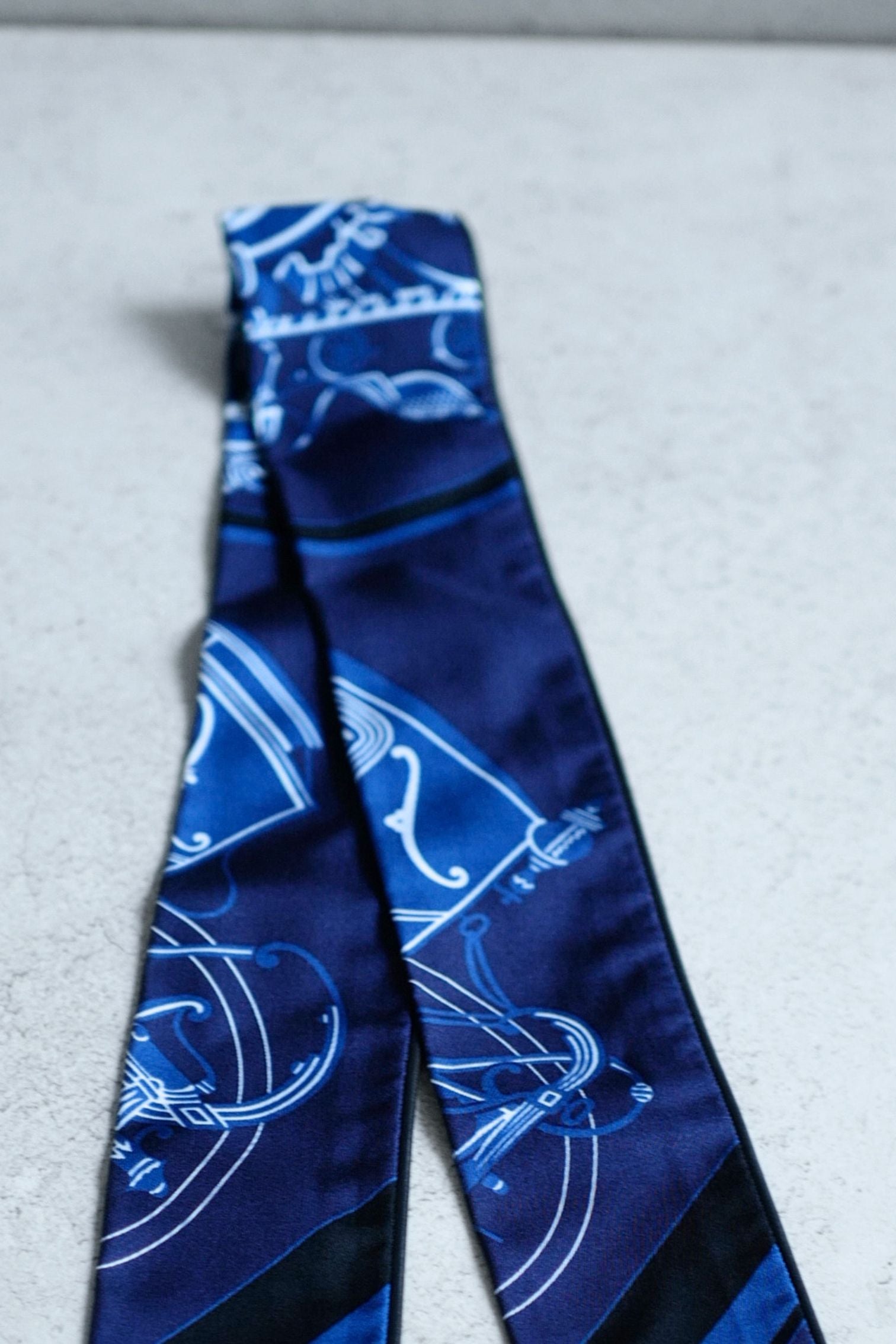 Hermès Ex-Libris Forever Twilly Noir / Marine / Blanc 100% Silk