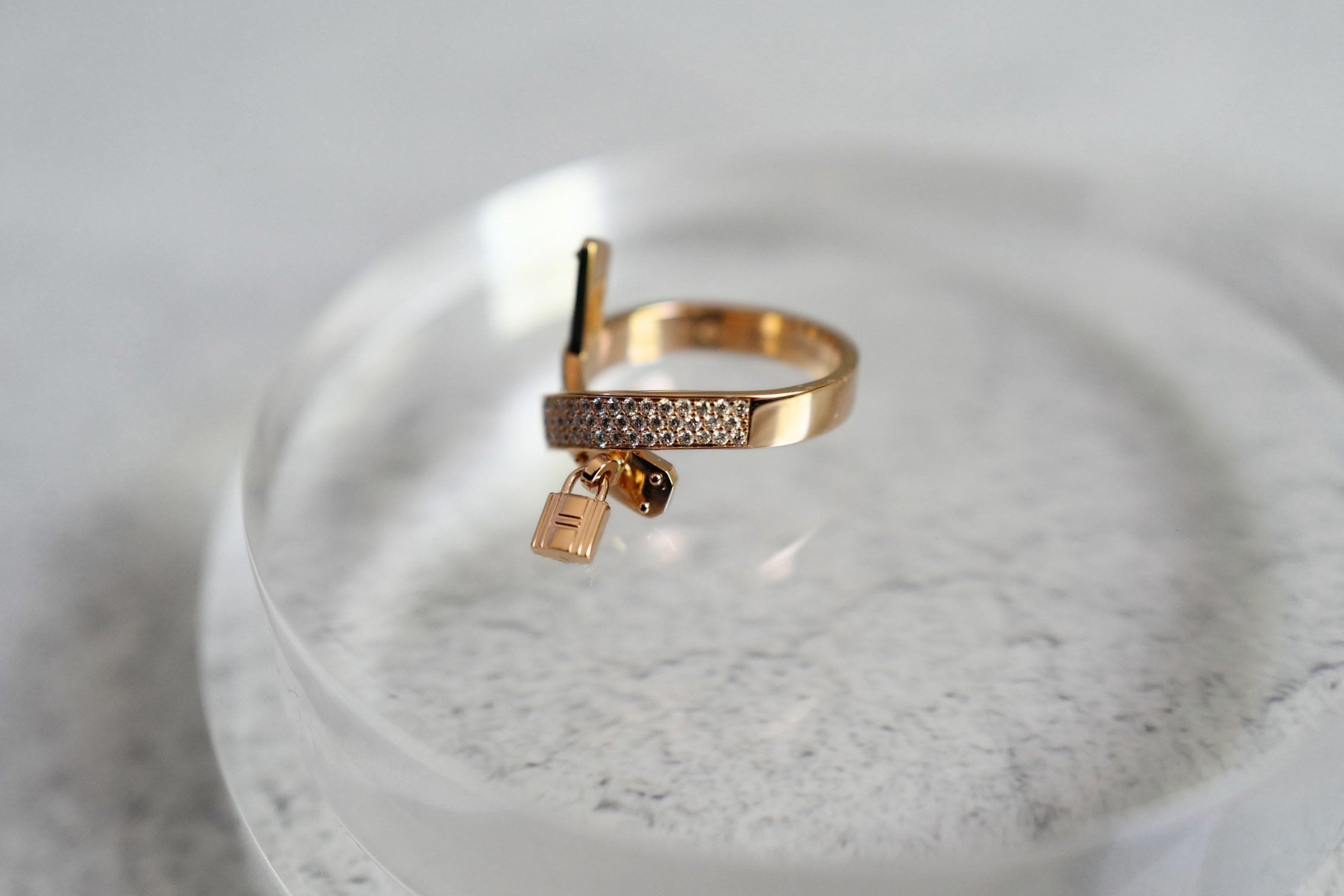 Hermès Kelly Gavroche Ring 18K Rose Gold 94 Diamonds Size 53