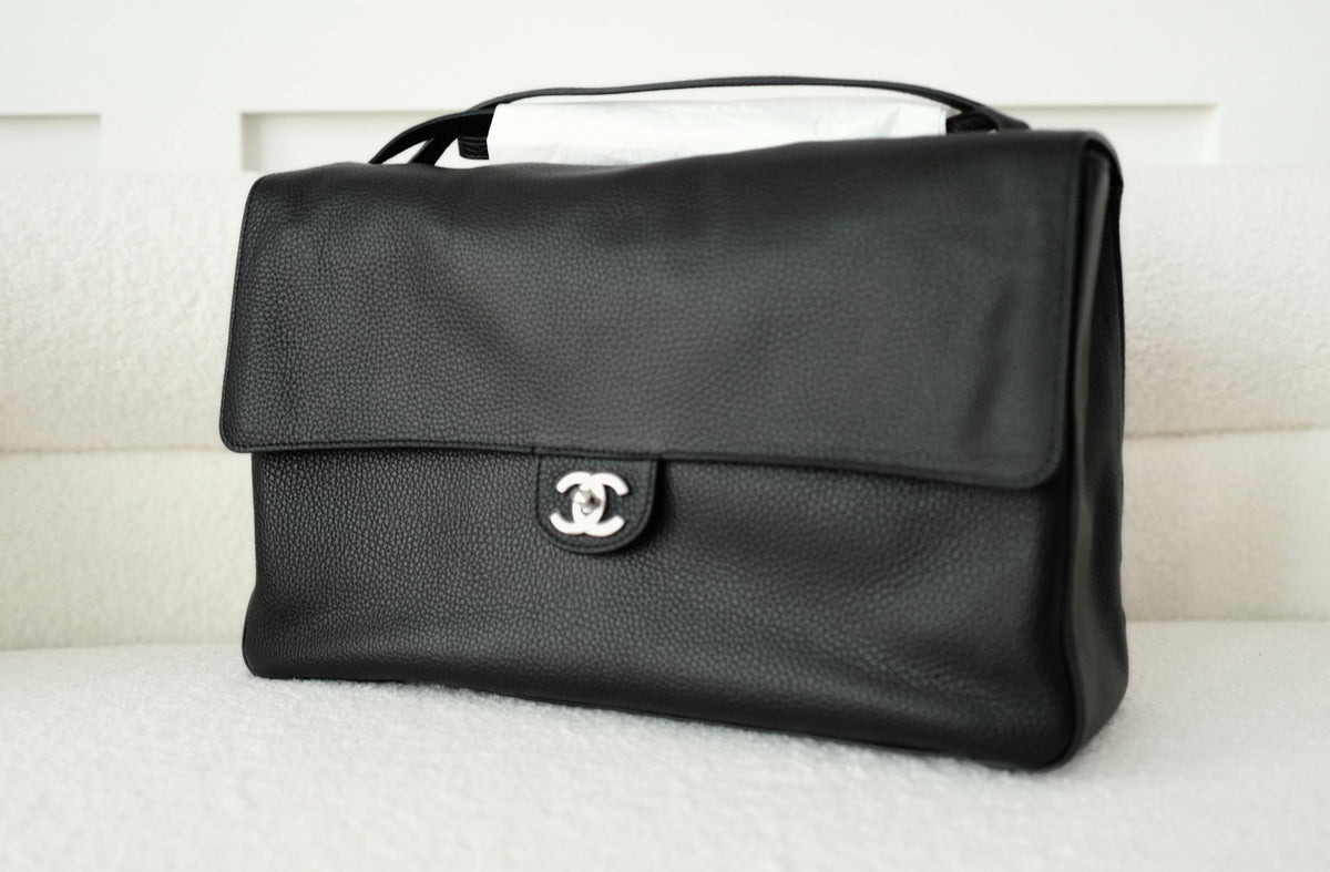 NEW Chanel 26S Maxi 38 Flapbag Black Grained Calfskin Silver Hardware