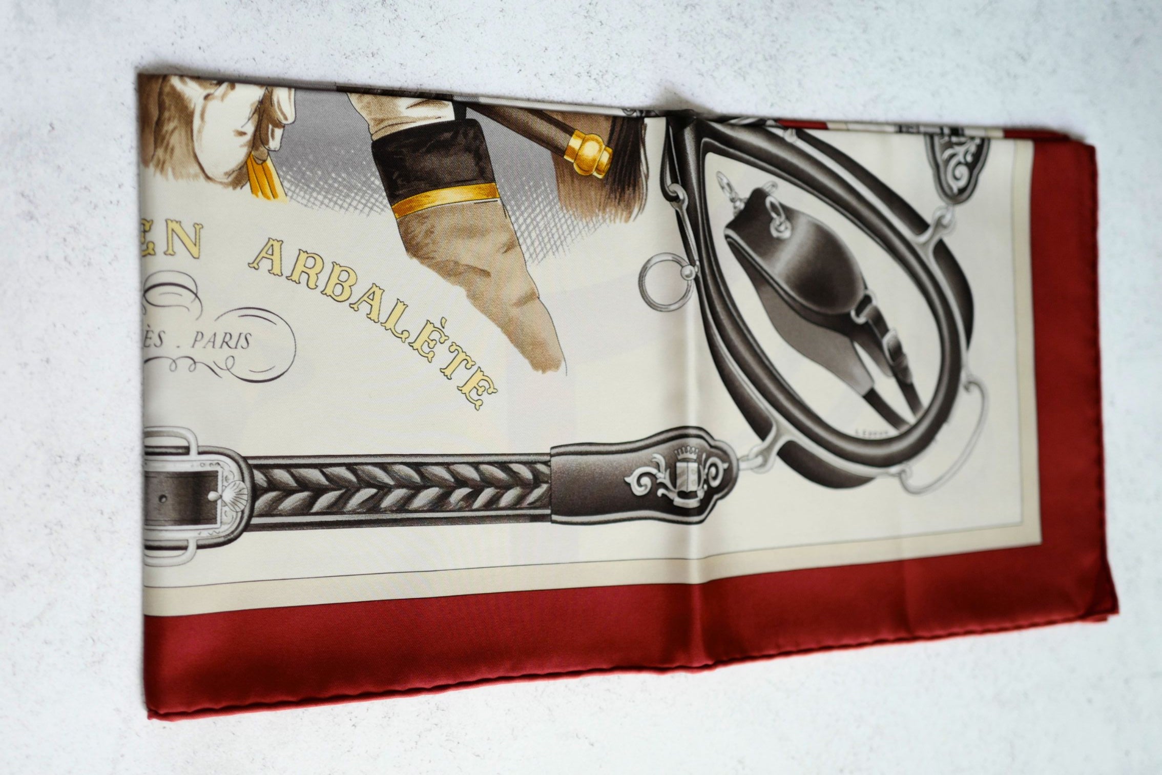 Hermès Scarf Attelage en Arbalete Forever Rouge Cuit/Grège/Alezan 100% Silk 90