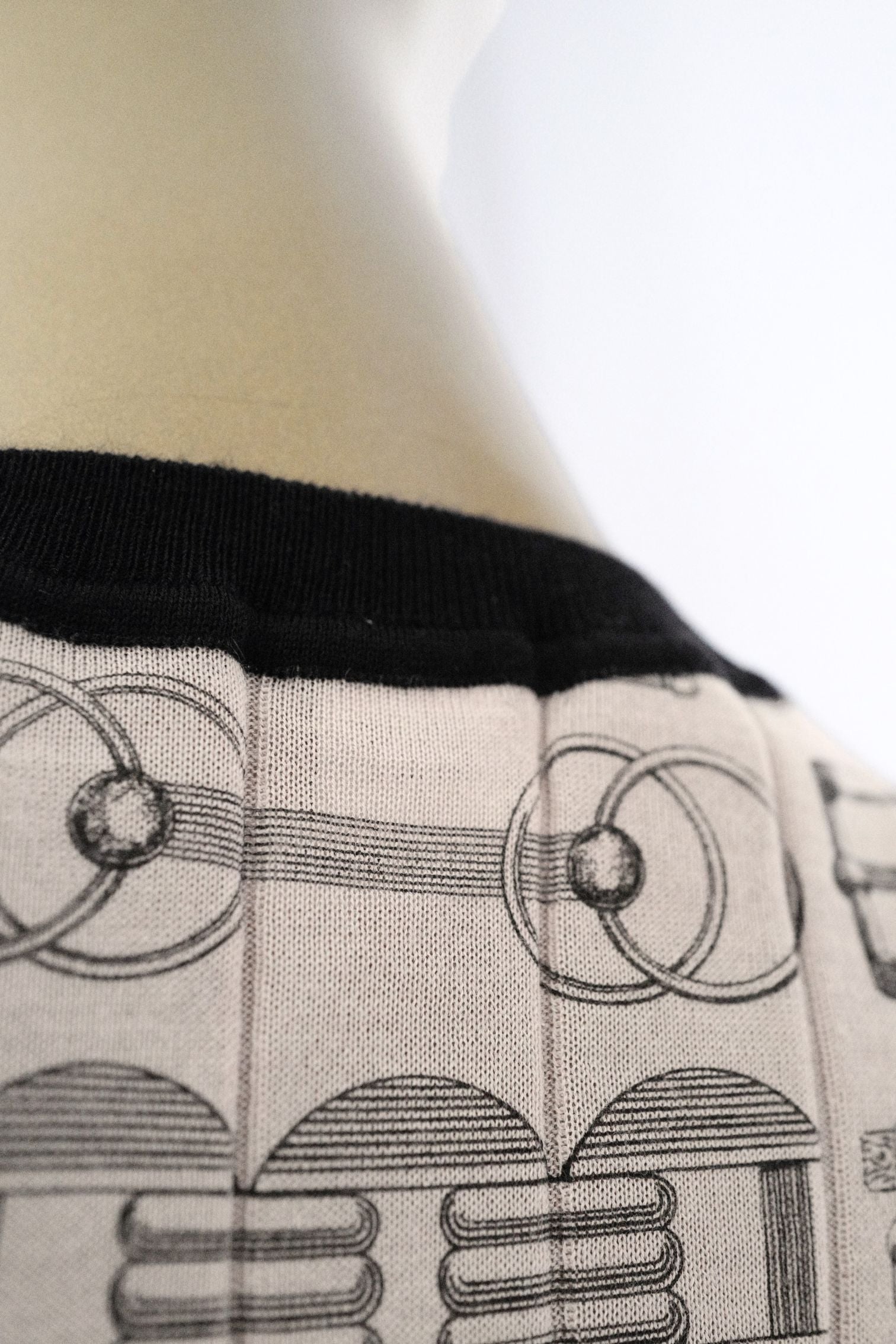 Hermès Short Sleeve Sweater "Cahier du Colporteur" Beige Cashmere Silk Size 36