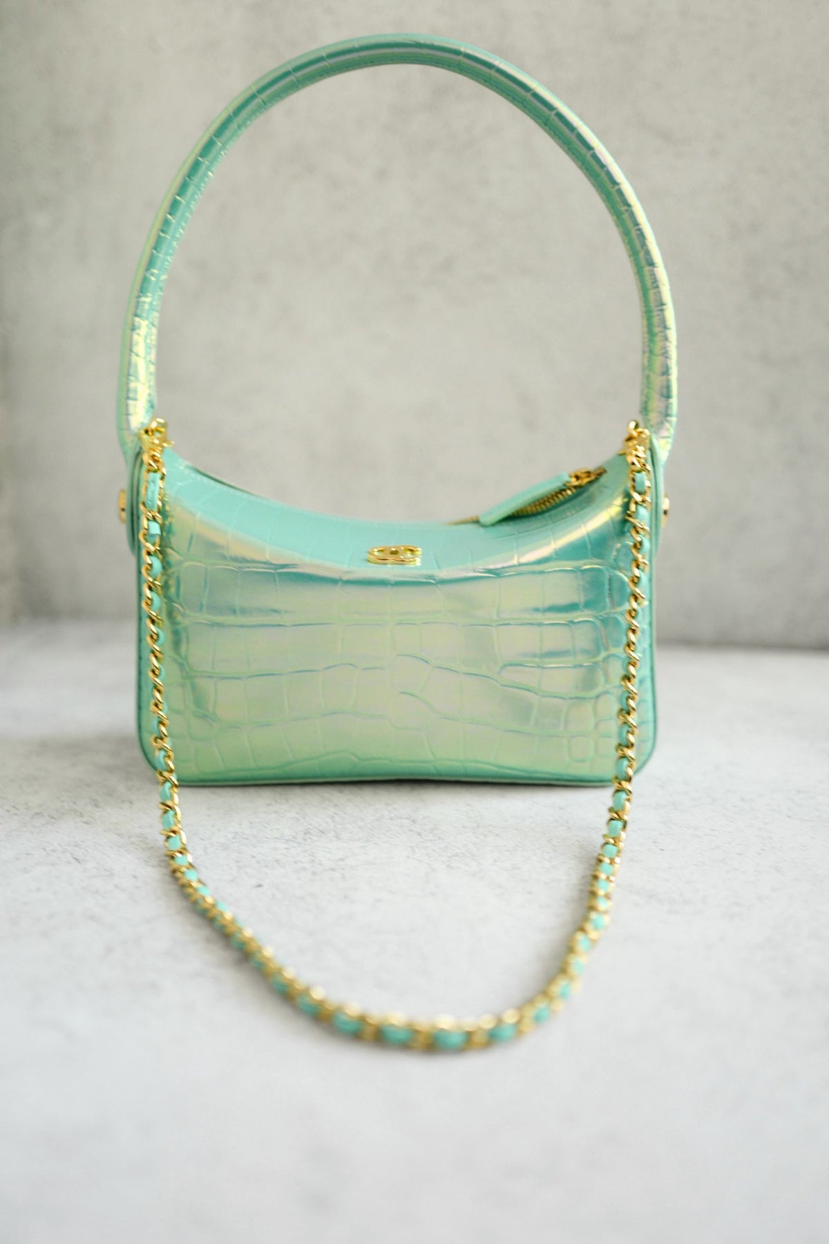 NEW Chanel 26K Clutch With Chain Turquoise Croc Embossed Calfskin GHW
