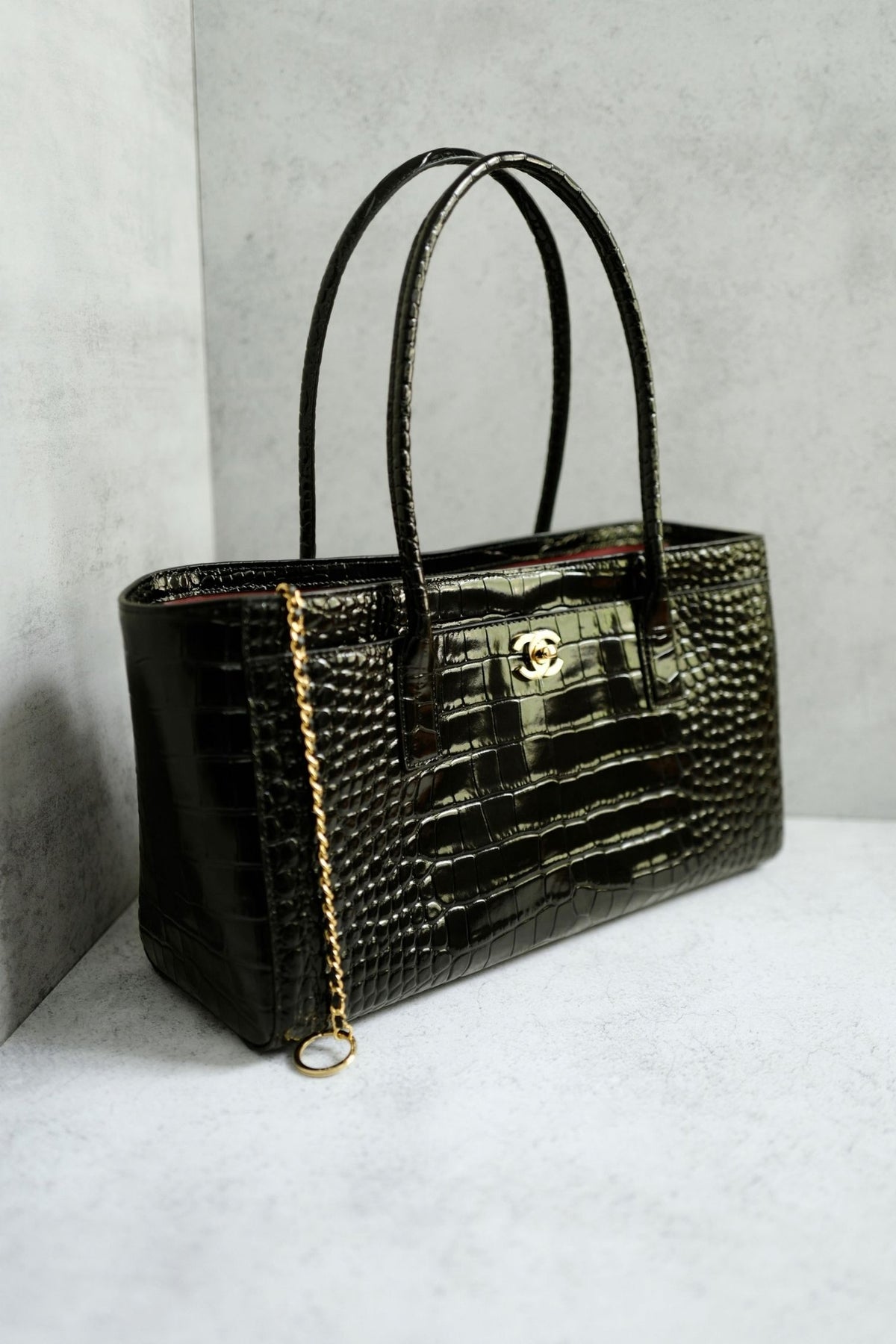 NEW Chanel 26K Matthieu Blazy's Small Tote Black Crocodile Embossed Calfskin GHW