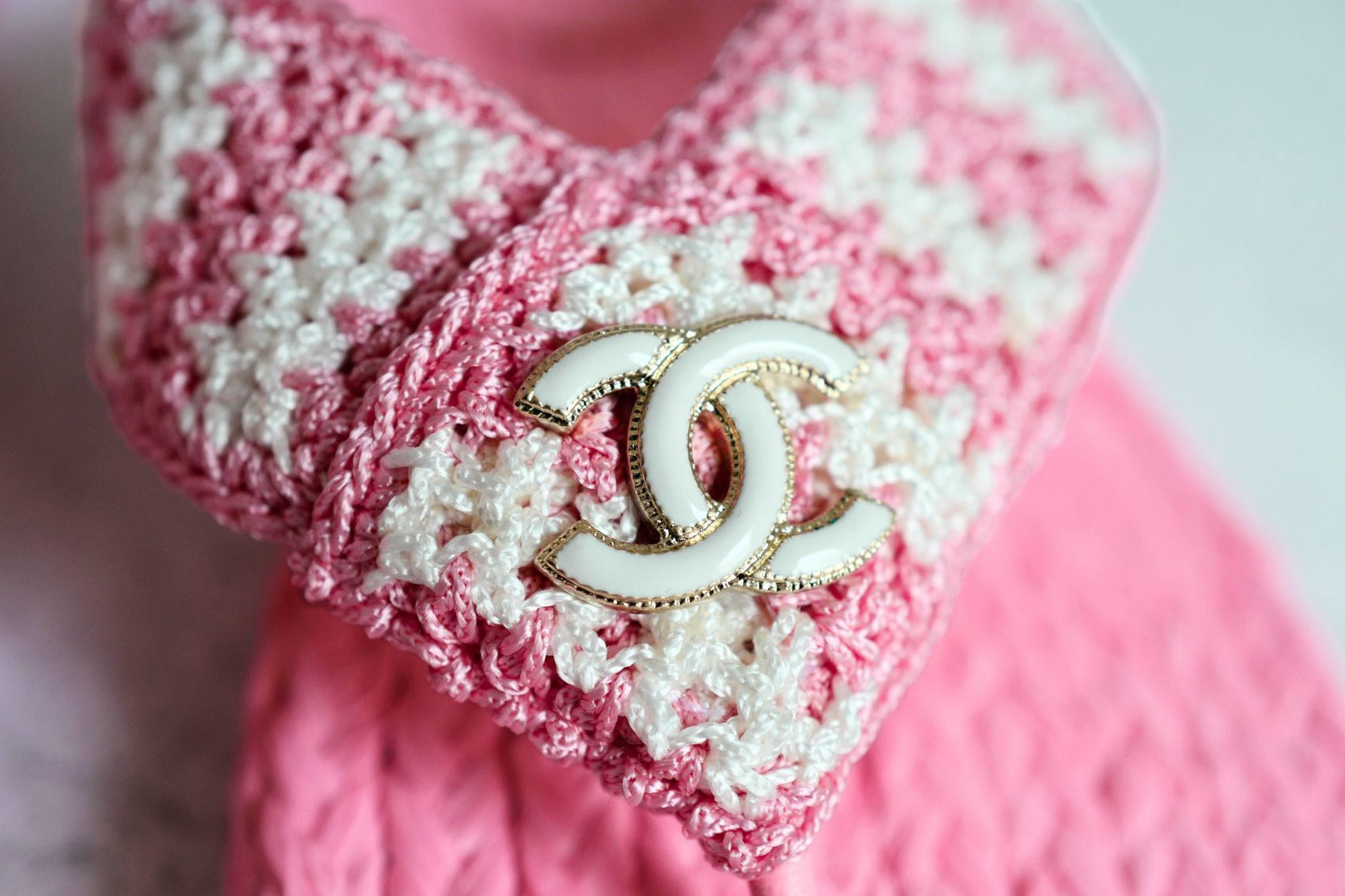 BNIB Chanel 24M Coco Neige beach Collection Pink Crochet Thong Sandal 38 NEW