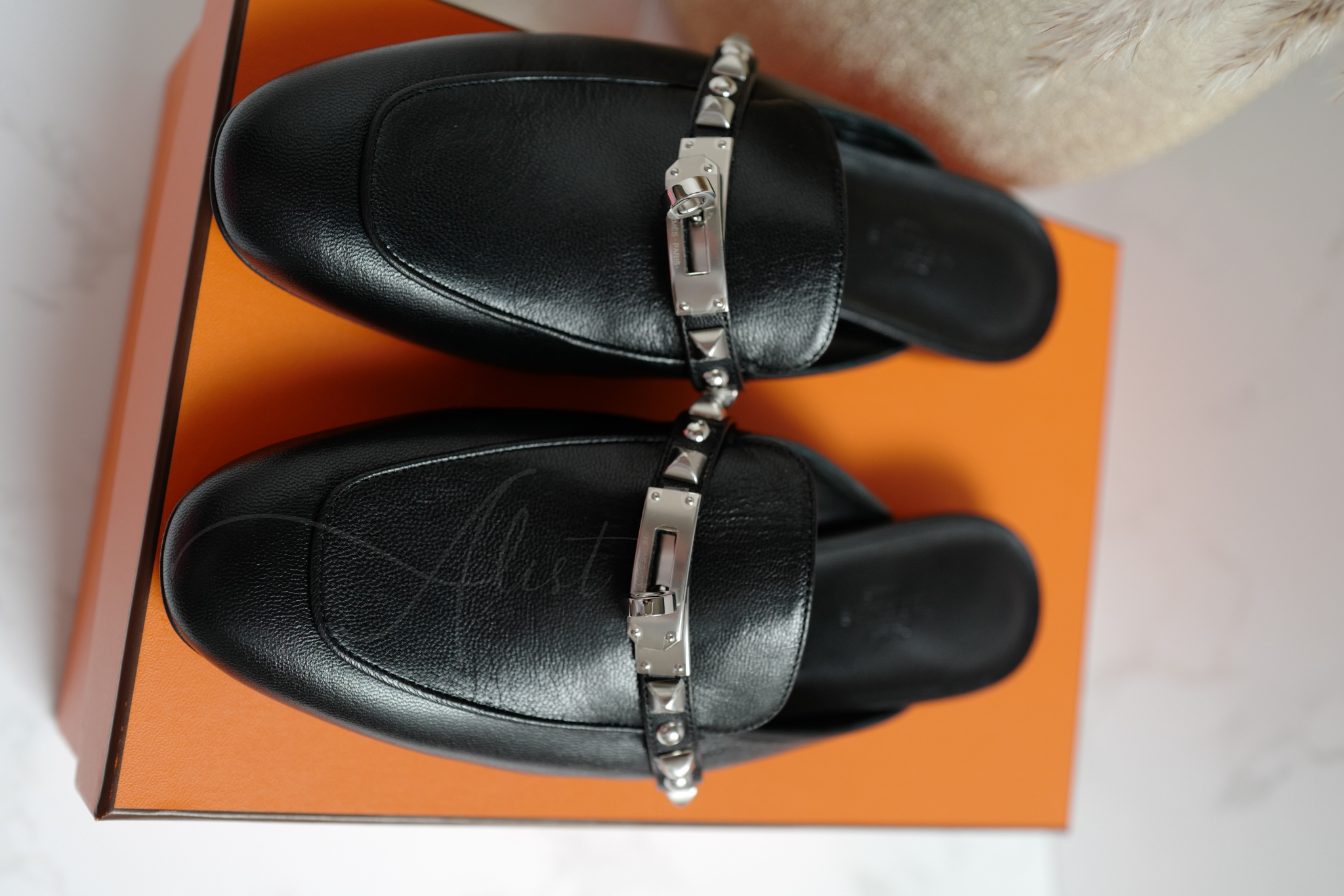 BNIB Hermes Mule Femme OZ Chevre/ Clous Noir 38