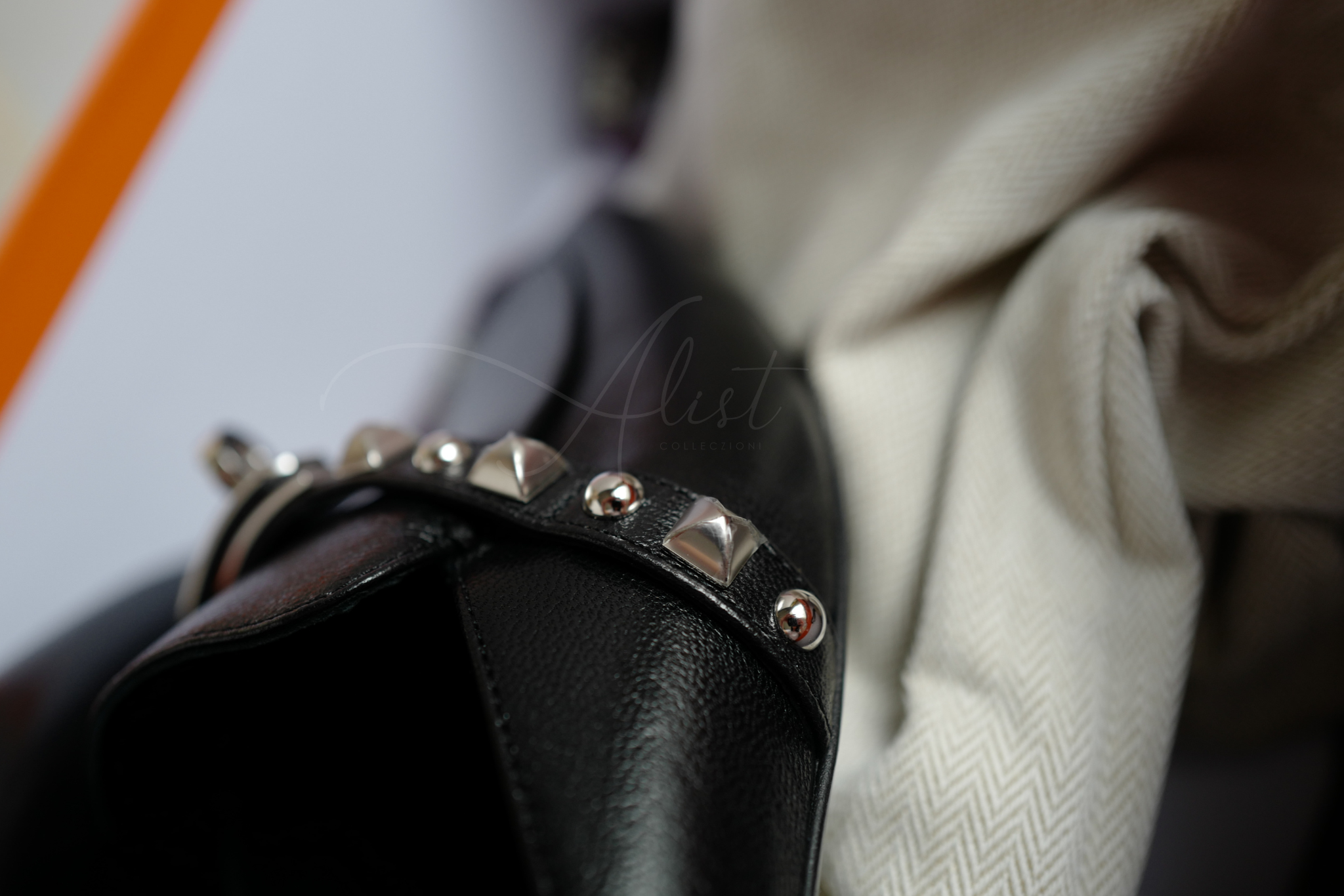 BNIB Hermes Mule Femme OZ Chevre/ Clous Noir 38