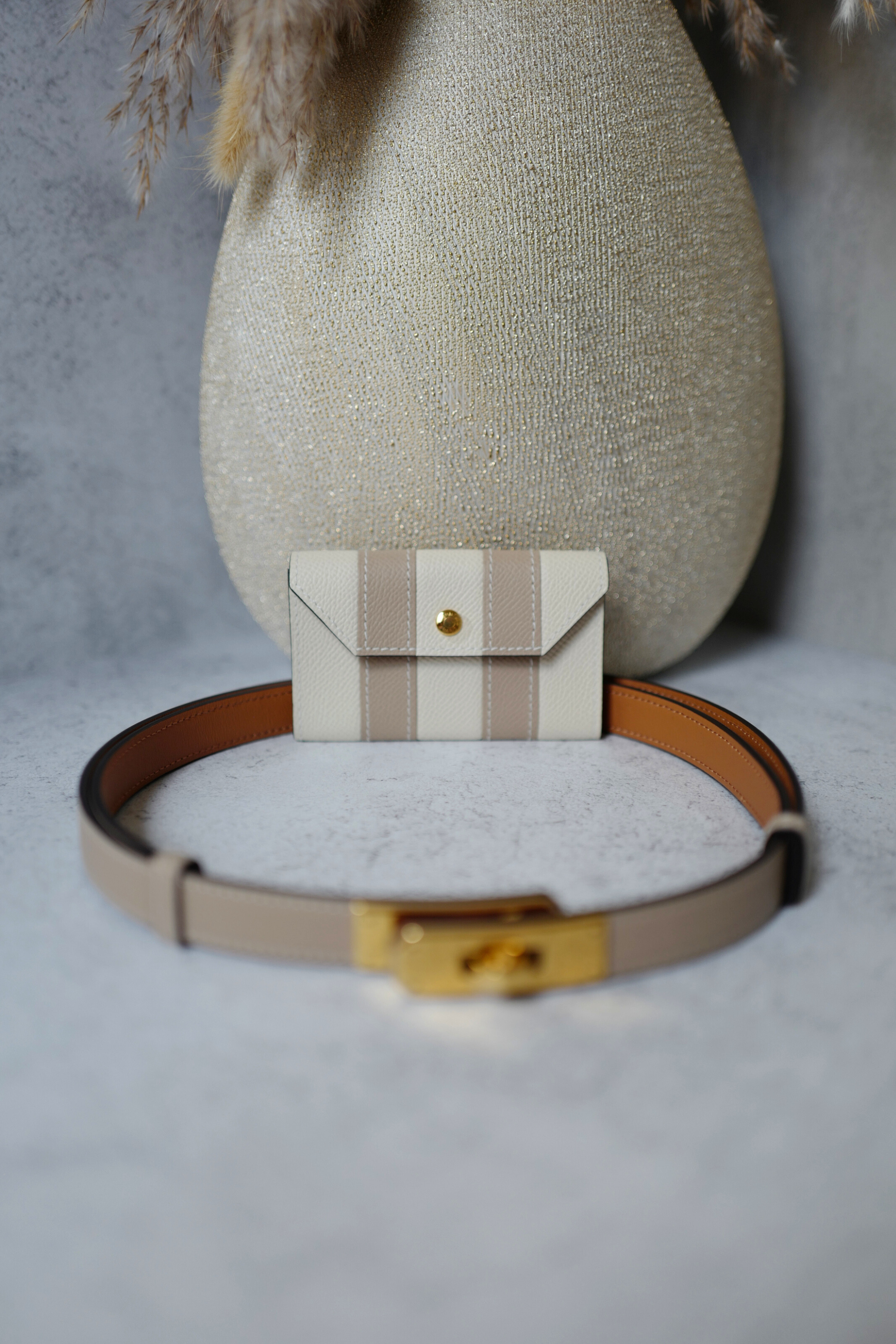 NEW Hermès Kelly Pocket 18 Bayadère Belt Trench/Craie Gold Hardware