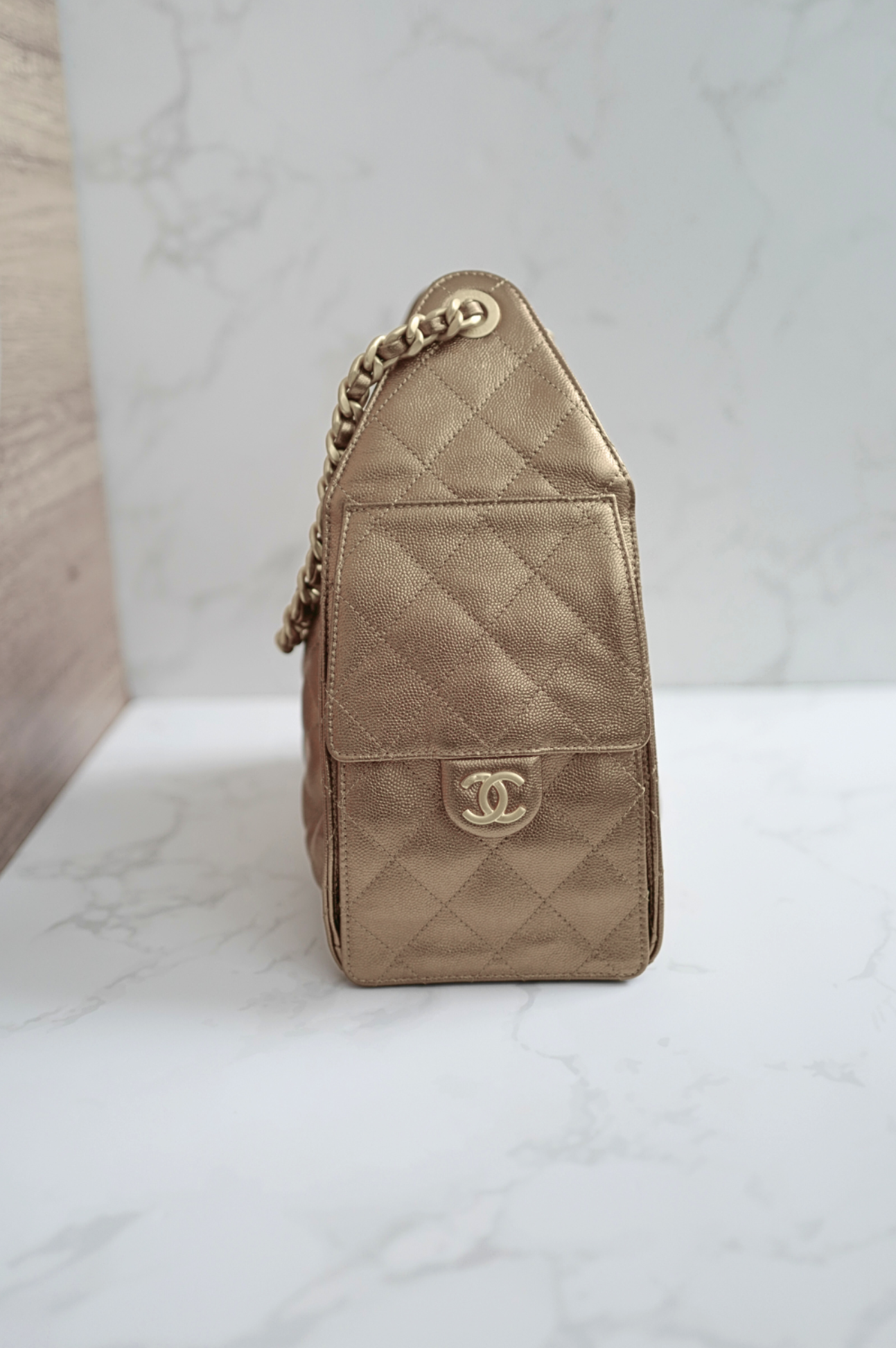NEW CHANEL Spring-Summer 2025 25S Small Hobo Bag Metallic Grained Calfskin Bronze