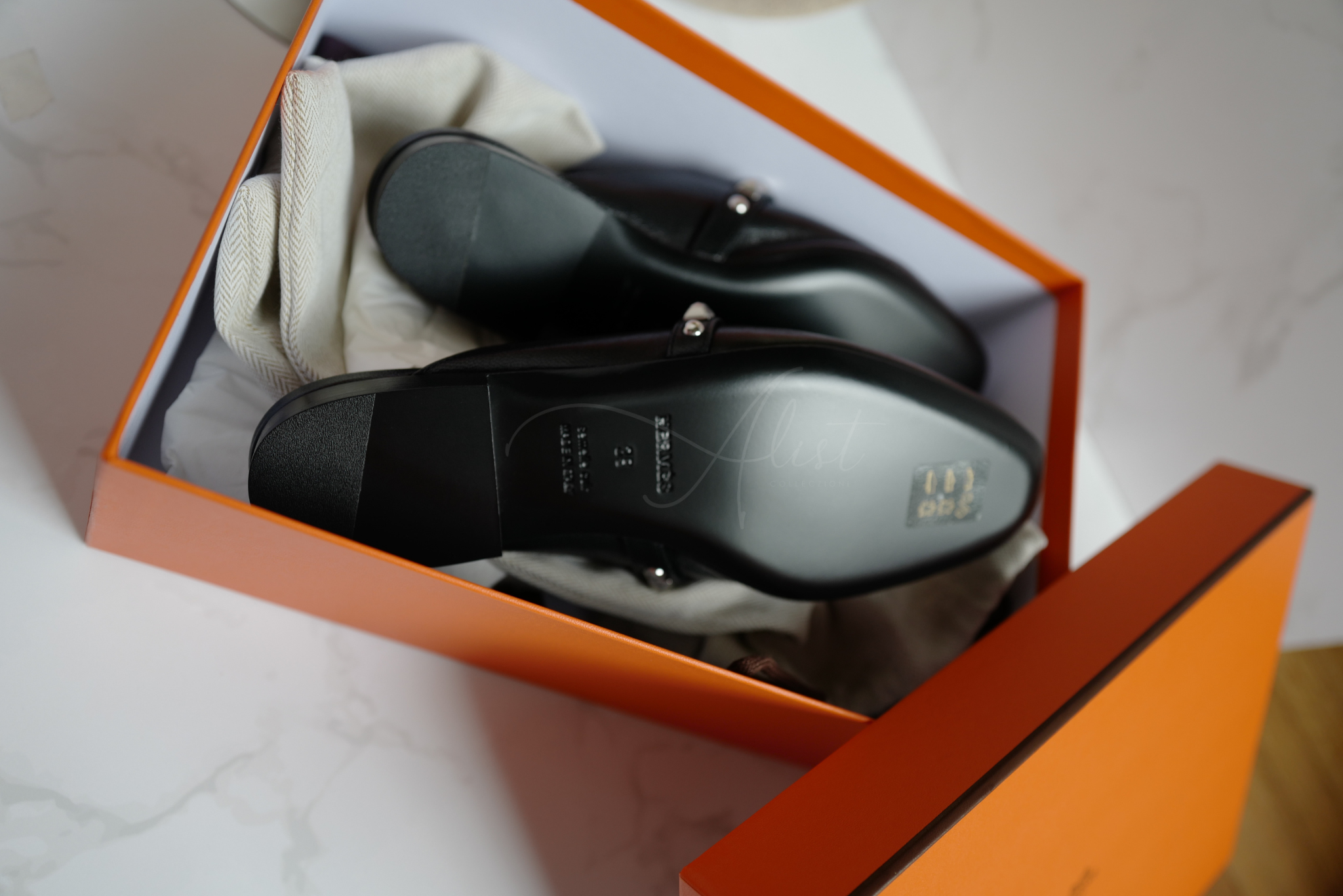 BNIB Hermes Mule Femme OZ Chevre/ Clous Noir 38