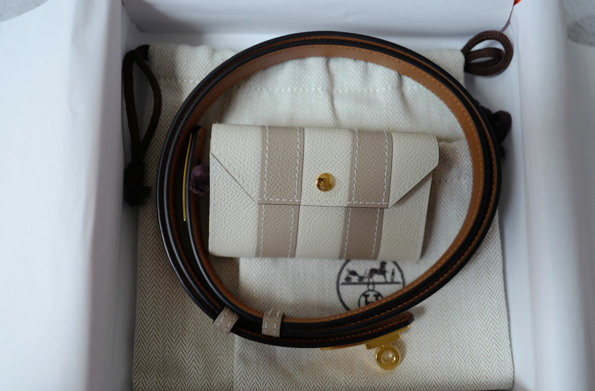 NEW Hermès Kelly Pocket 18 Bayadère Belt Trench/Craie Gold Hardware