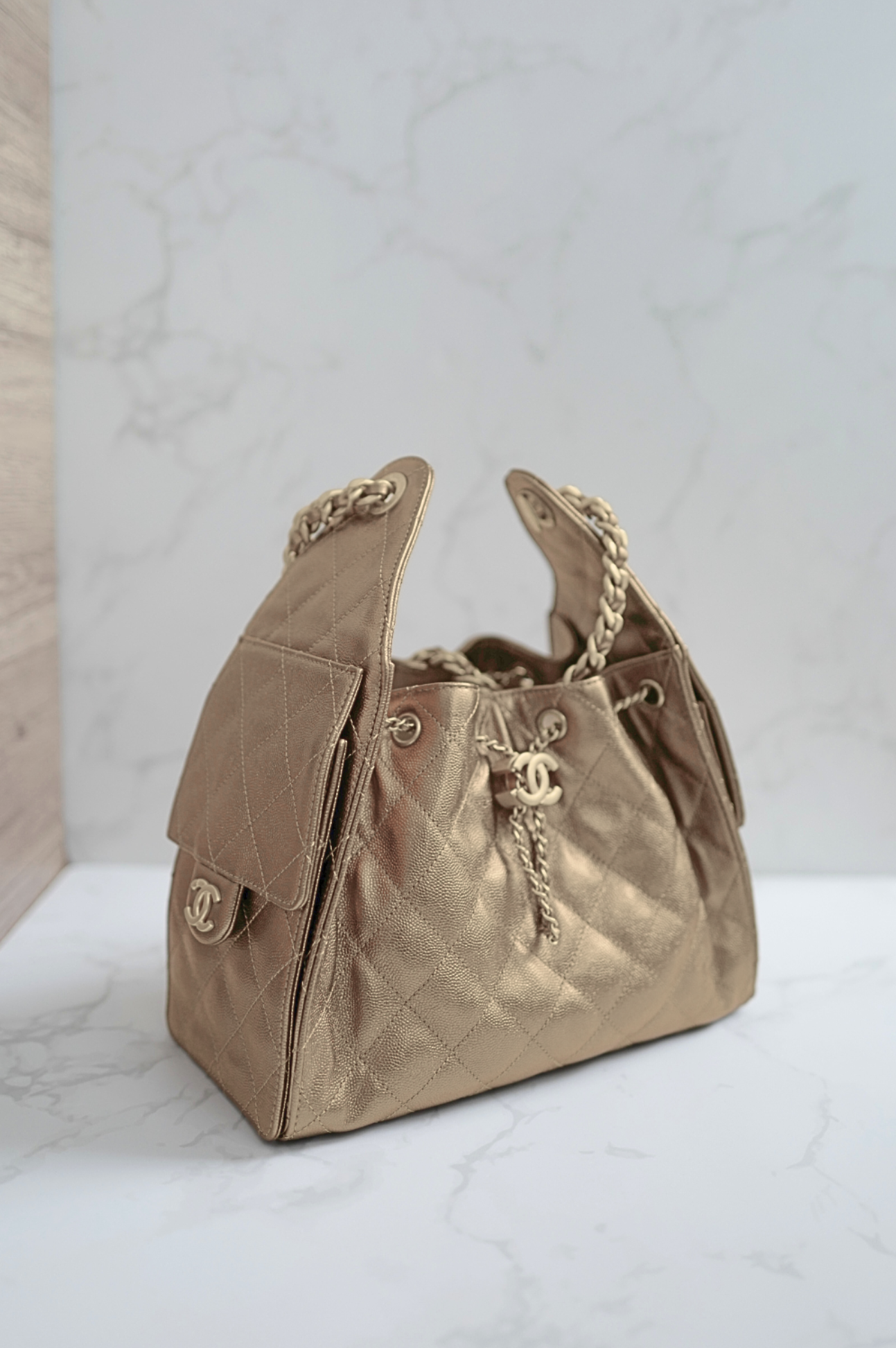 NEW CHANEL Spring-Summer 2025 25S Small Hobo Bag Metallic Grained Calfskin Bronze