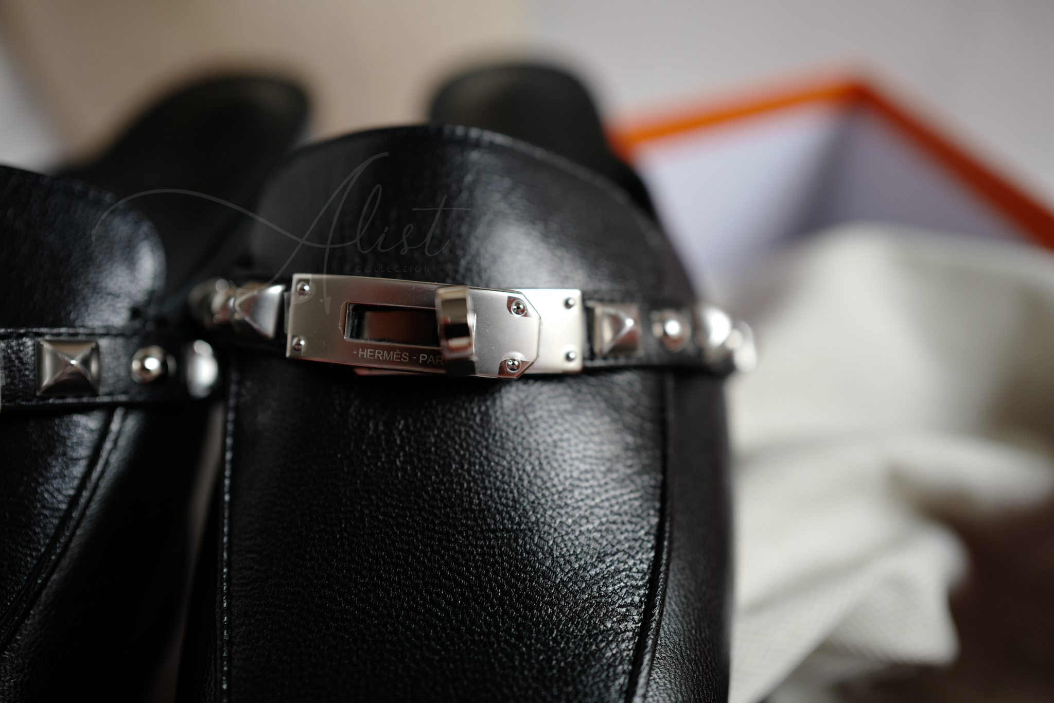 BNIB Hermes Mule Femme OZ Chevre/ Clous Noir 38