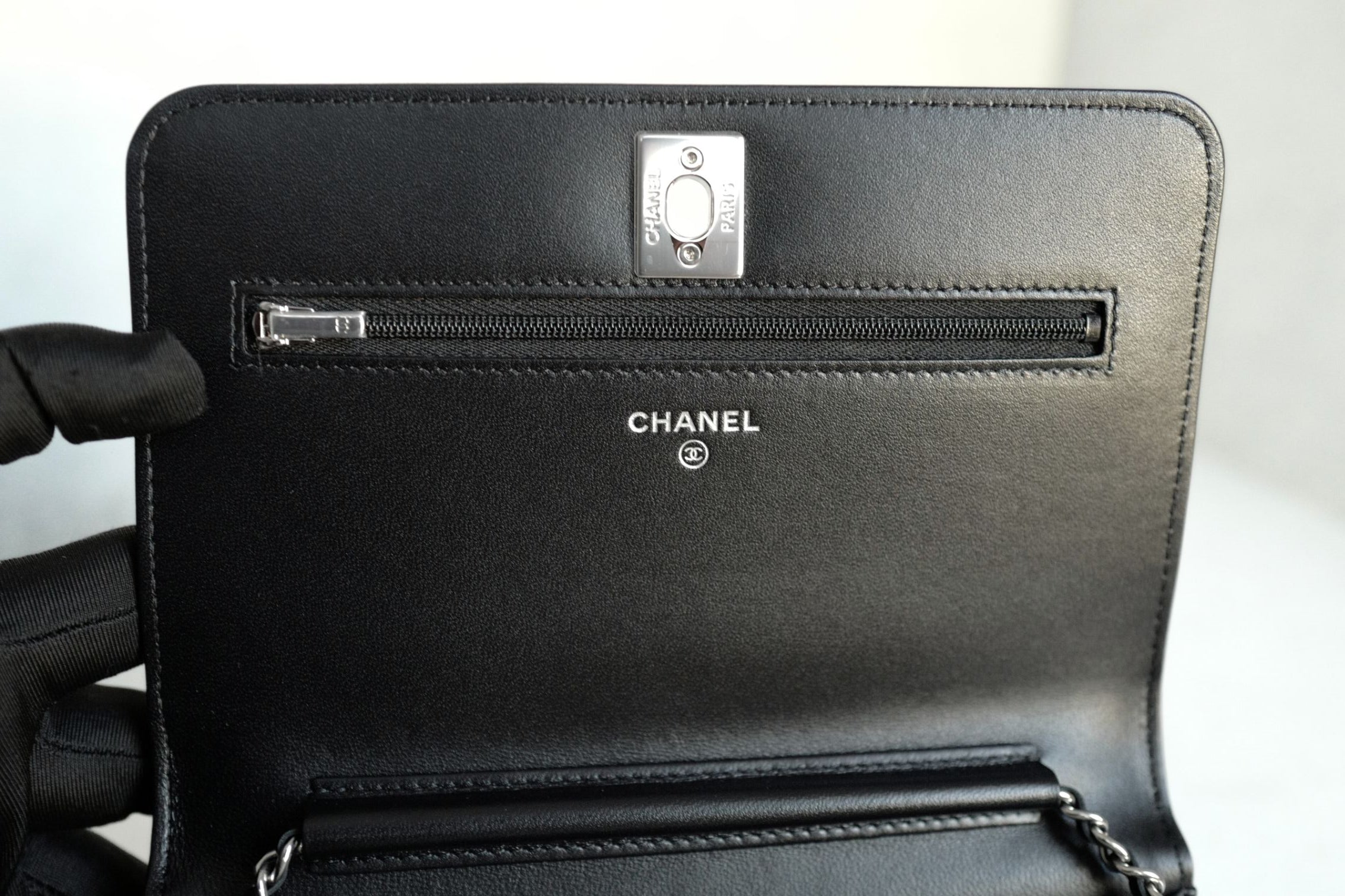 New 23K Chanel Classic Reversible Sequin CC Wallet On Chain Handbag