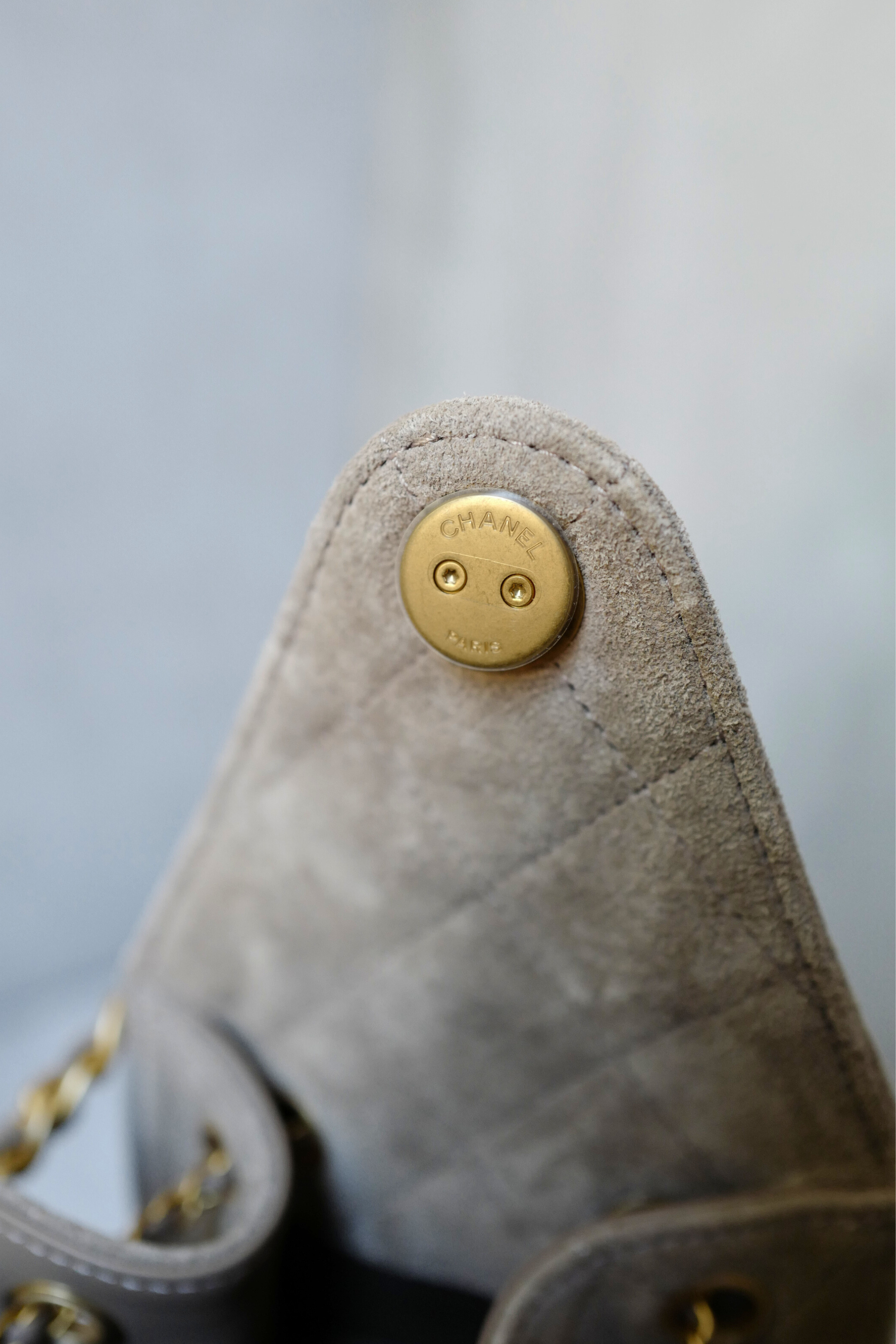 BNIB Chanel 25K Small Hobo Bag grey Suede with Gold Hardware