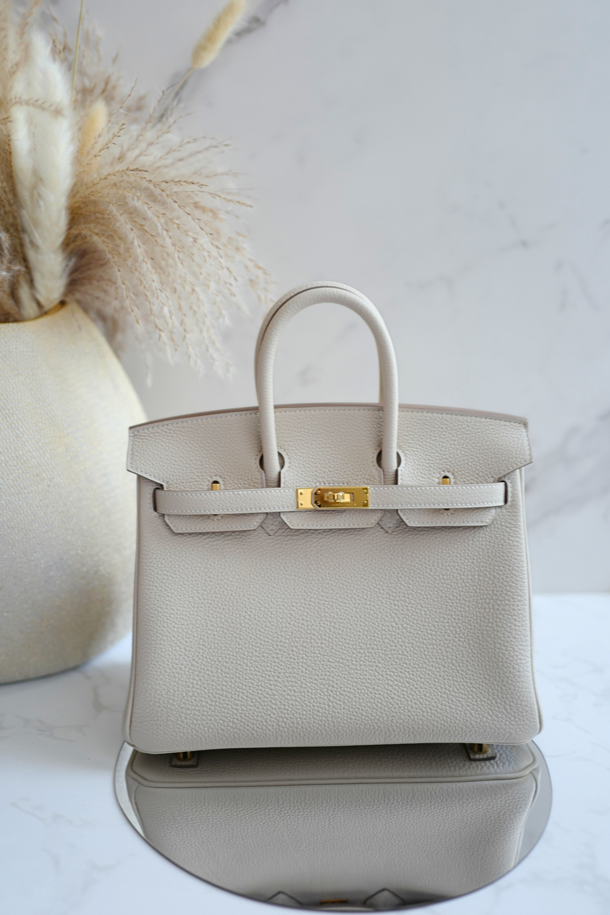 BNIB Hermès Birkin 25 Bag Craie Togo Leather with Gold Hardware