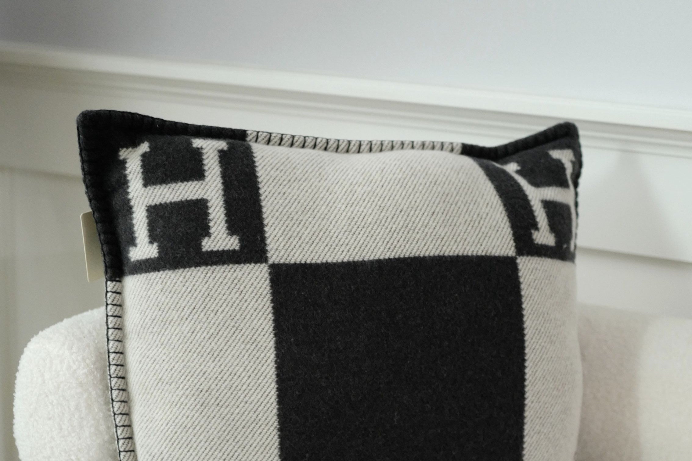 NEW Hermes Avalon Pillow Small Model Ecru Gris Fonce Jacquard Wool Cashmere