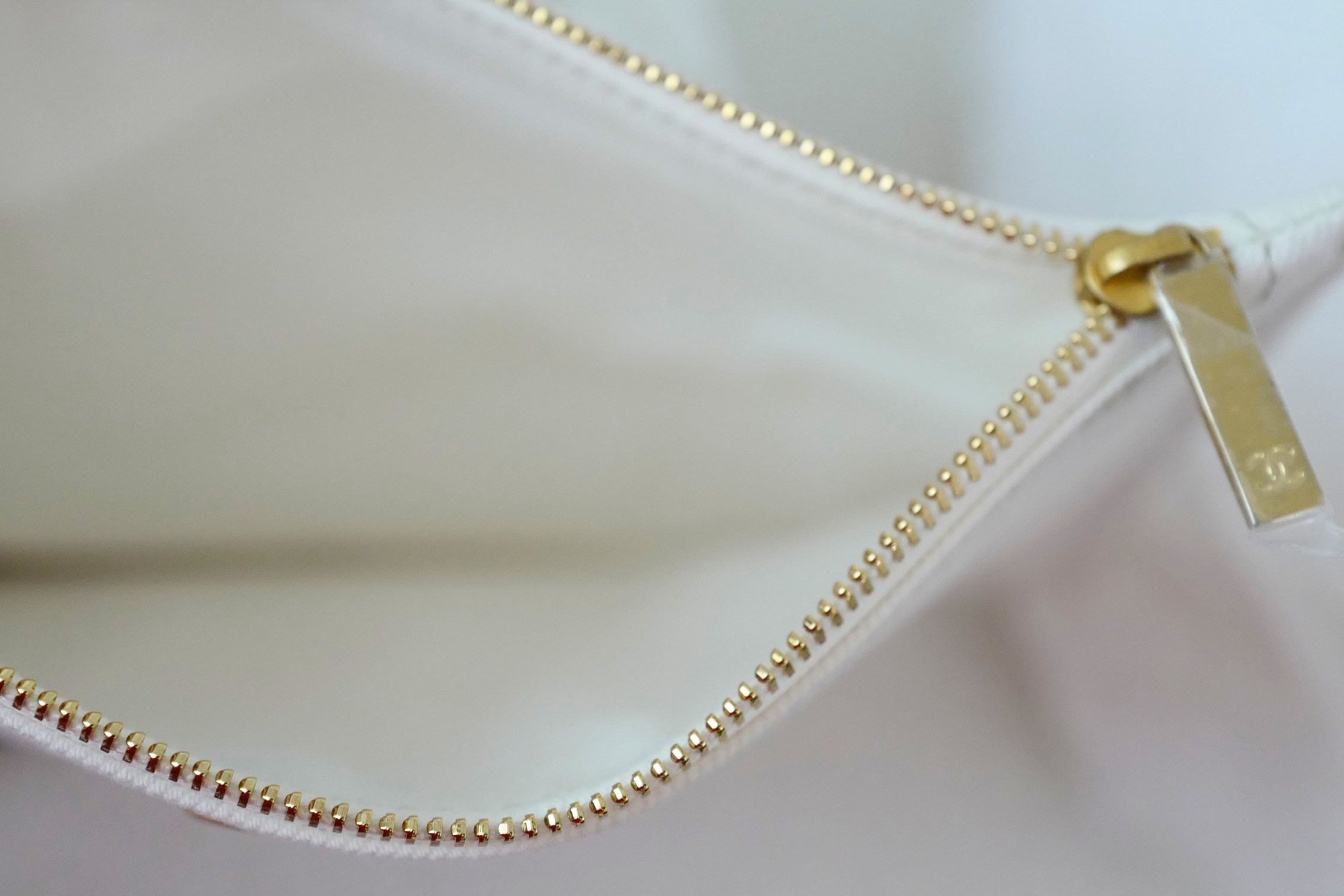 Chanel 26M Coco Beach Small Tote White Black Denim Calfskin Gold Hardware