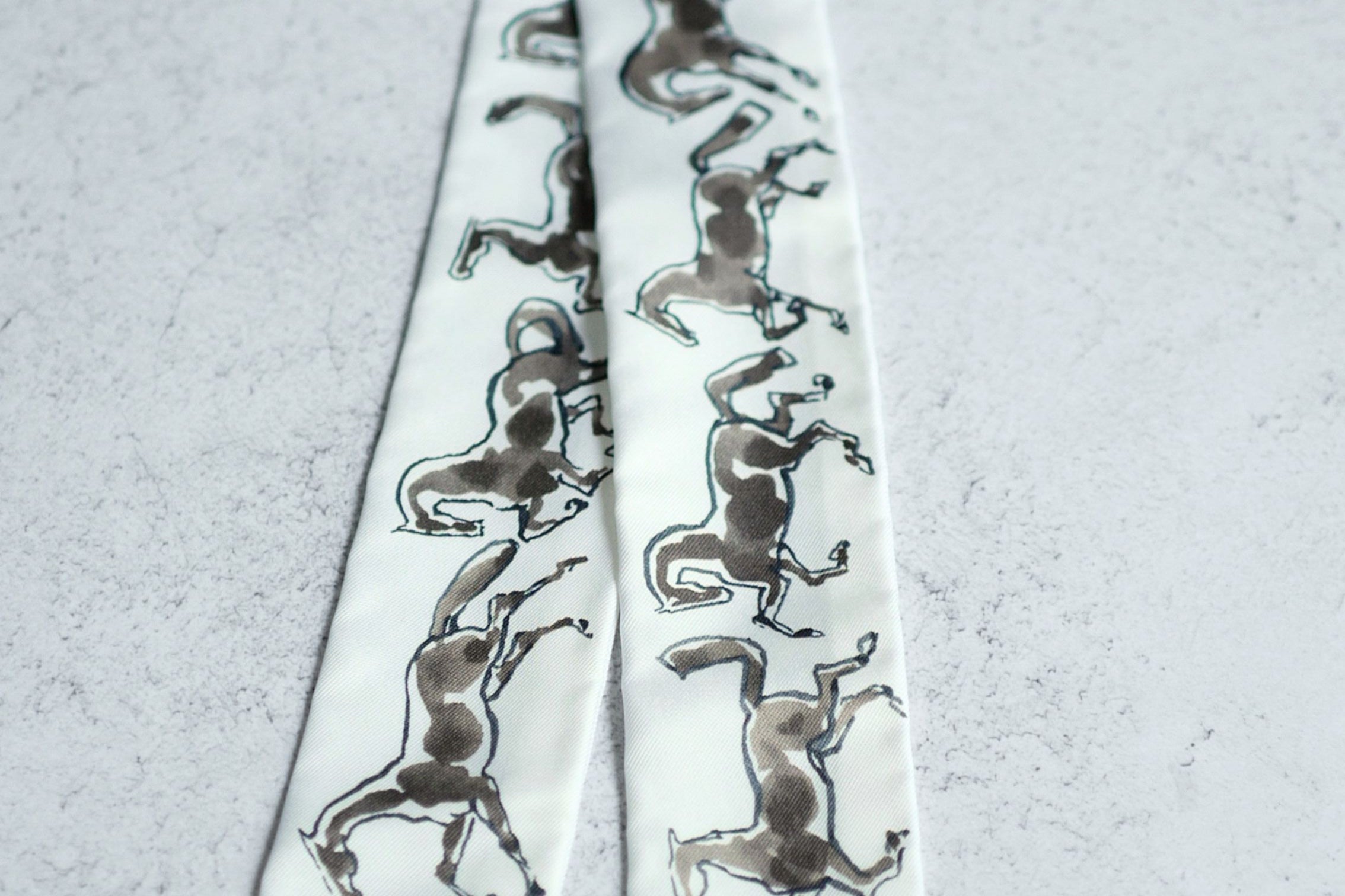 Hermès Chevaux en Liberte Twilly Blanc / Vert de Gris / Bronze 100% Silk
