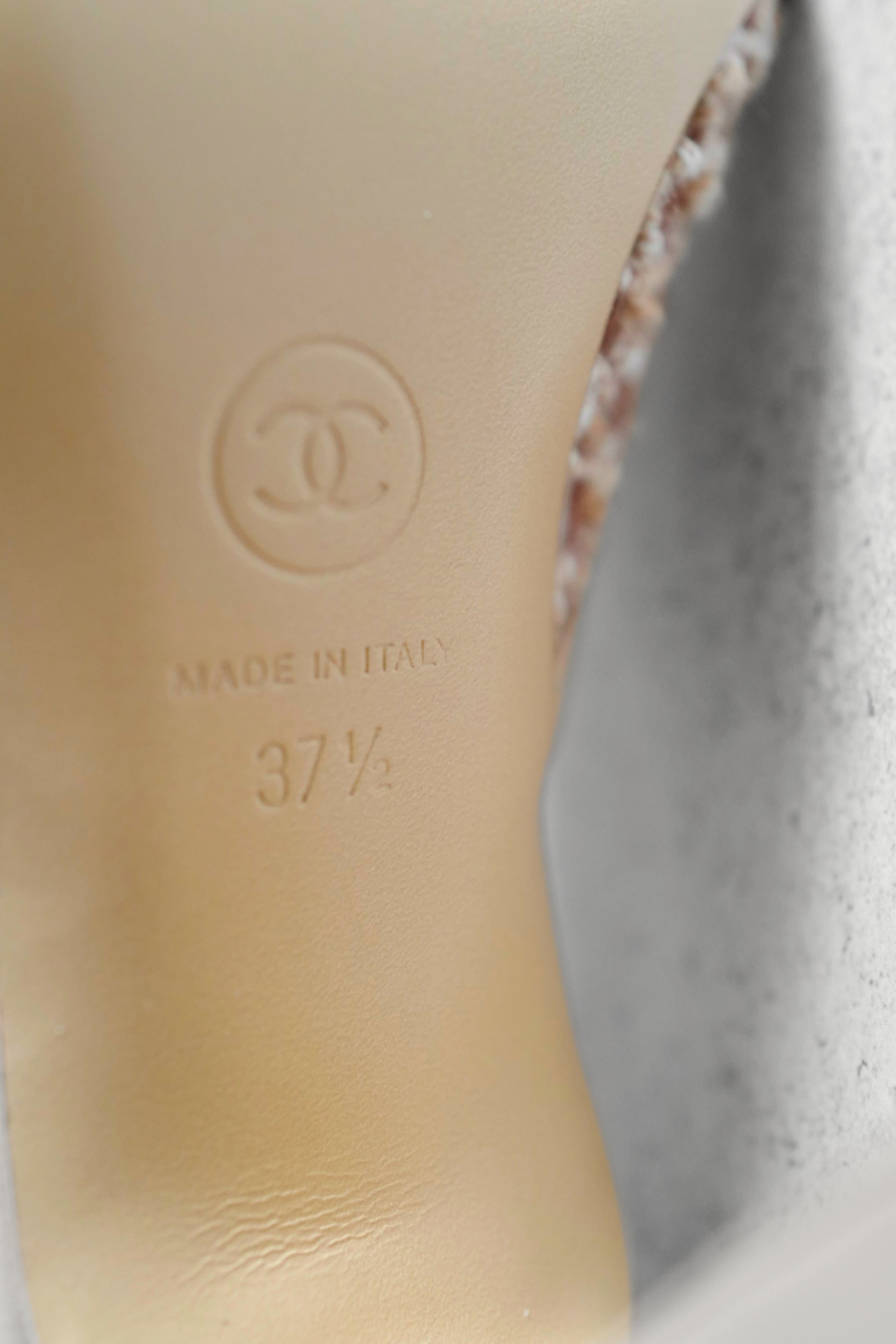Chanel 26M Coco Beach Mules Light Beige Mixed Fibers/Cotton/Lambskin Size 37.5