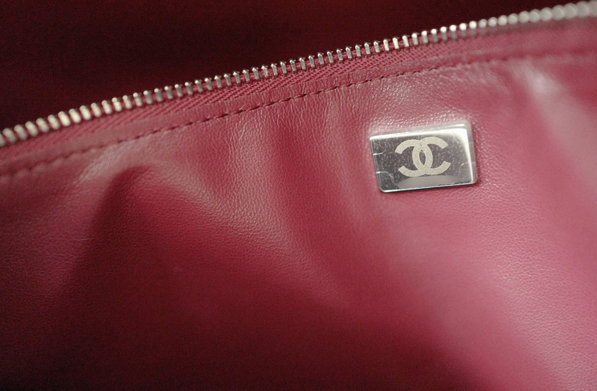 NEW Chanel 26S Maxi 38 Flapbag Black Grained Calfskin Silver Hardware
