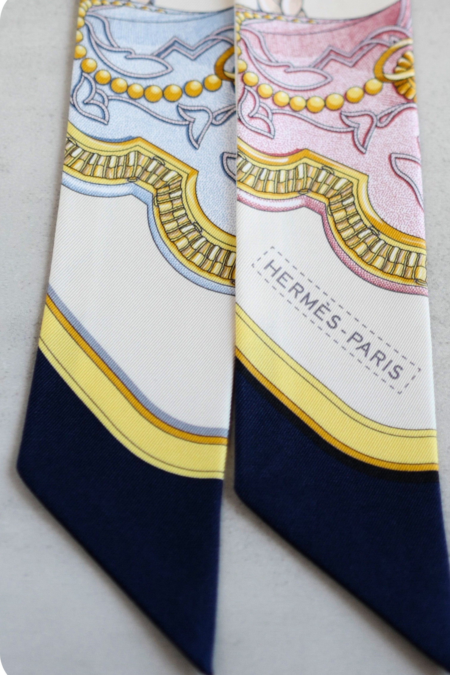 Hermès Twilly Grand Apparat Scarf Ivoire Marine Rose 100% Silk Twill