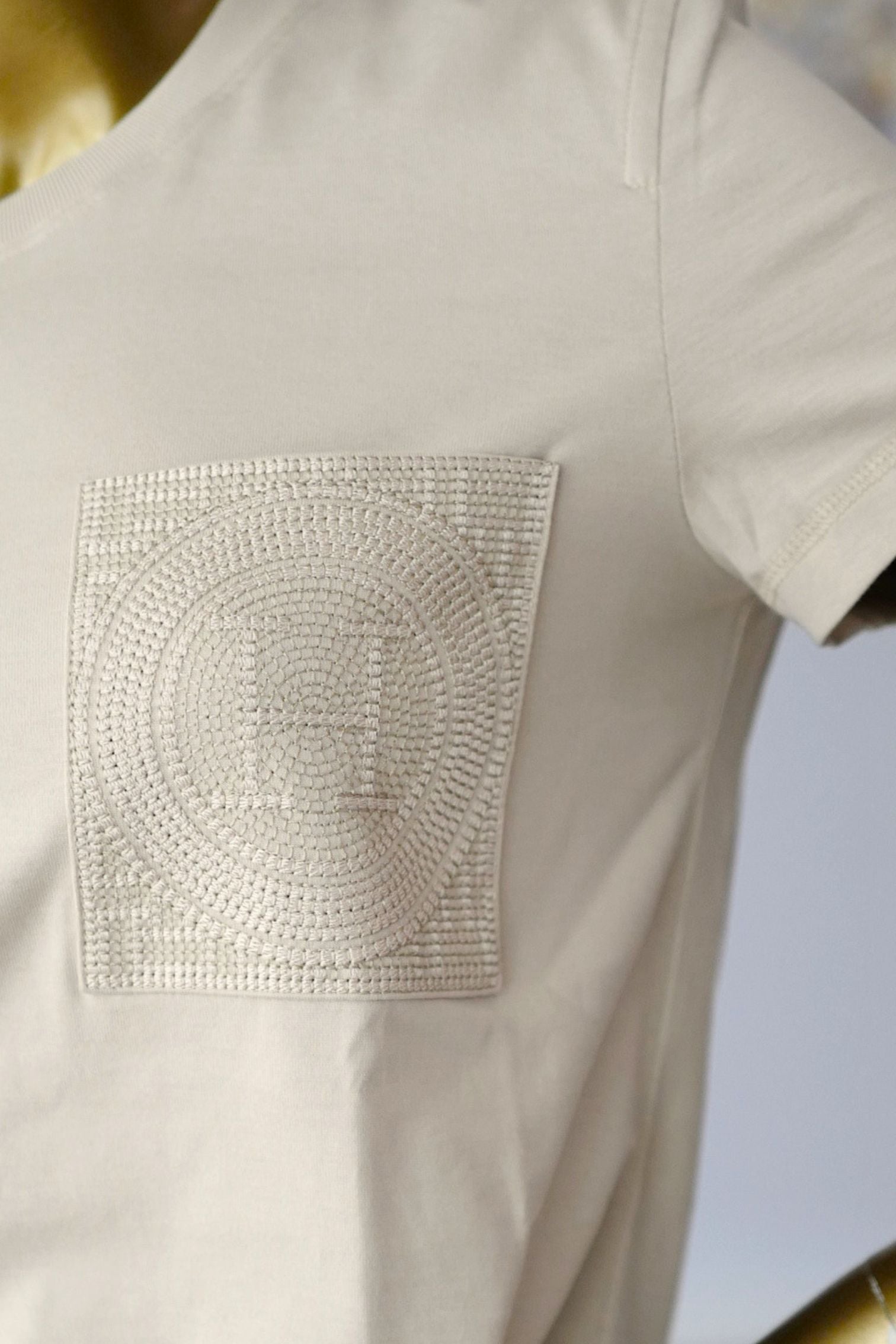 Hermès Embroidered Pocket T-shirt Beige Pierre D'Istrie Cotton Size 34