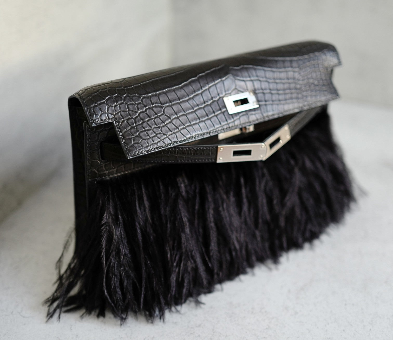 BNIB Hermès Kelly Elan Folie Noir Matte Porosus Crocodile Ostrich Feather PHW