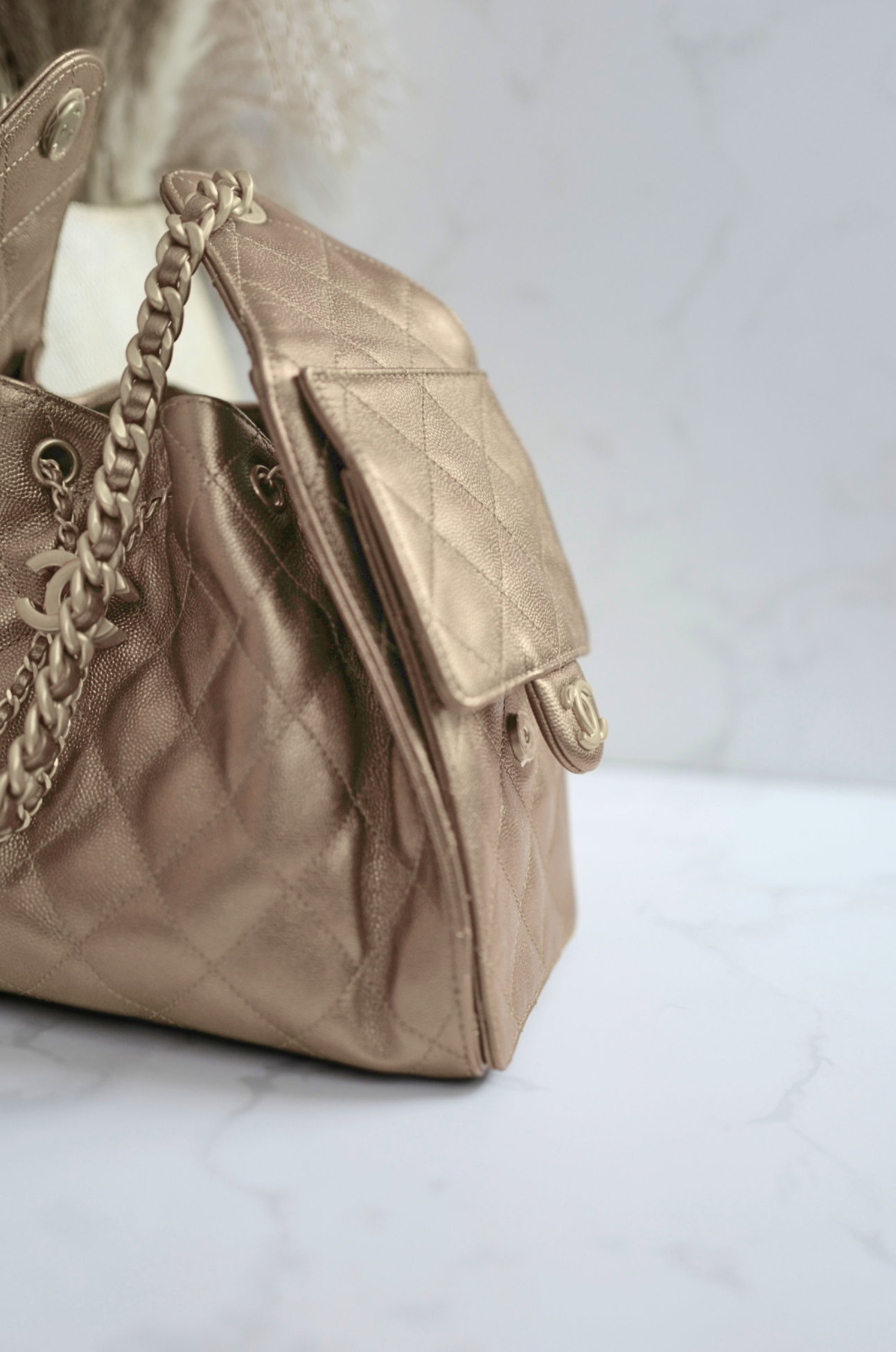 NEW CHANEL Spring-Summer 2025 25S Small Hobo Bag Metallic Grained Calfskin Bronze