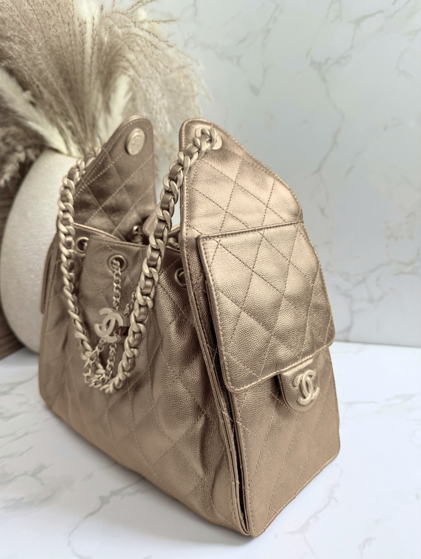 NEW CHANEL Spring-Summer 2025 25S Small Hobo Bag Metallic Grained Calfskin Bronze