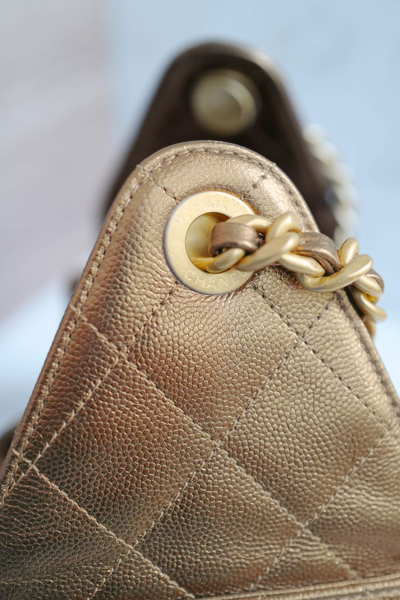 NEW CHANEL Spring-Summer 2025 25S Small Hobo Bag Metallic Grained Calfskin Bronze
