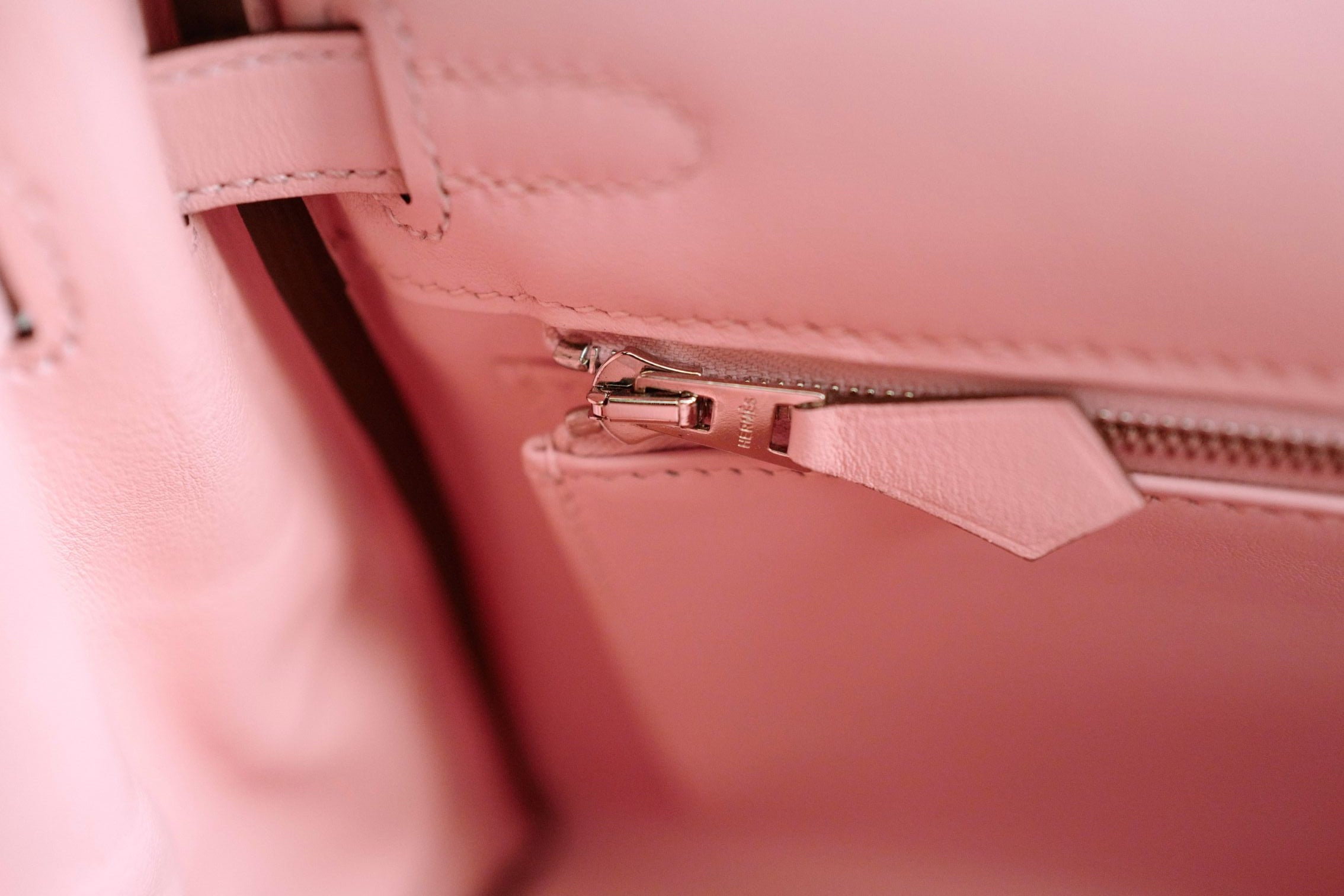 Hermès Kelly 25 Rose Sakura Swift with Palladium Hardware