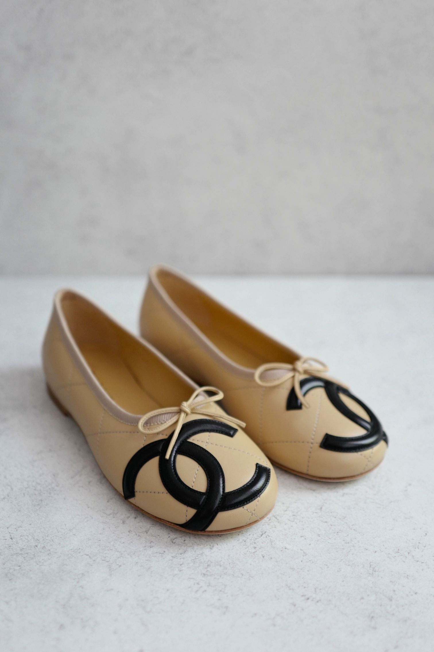 Chanel 26M Coco Beach Ballet Flats Beige Lambskin Size 37