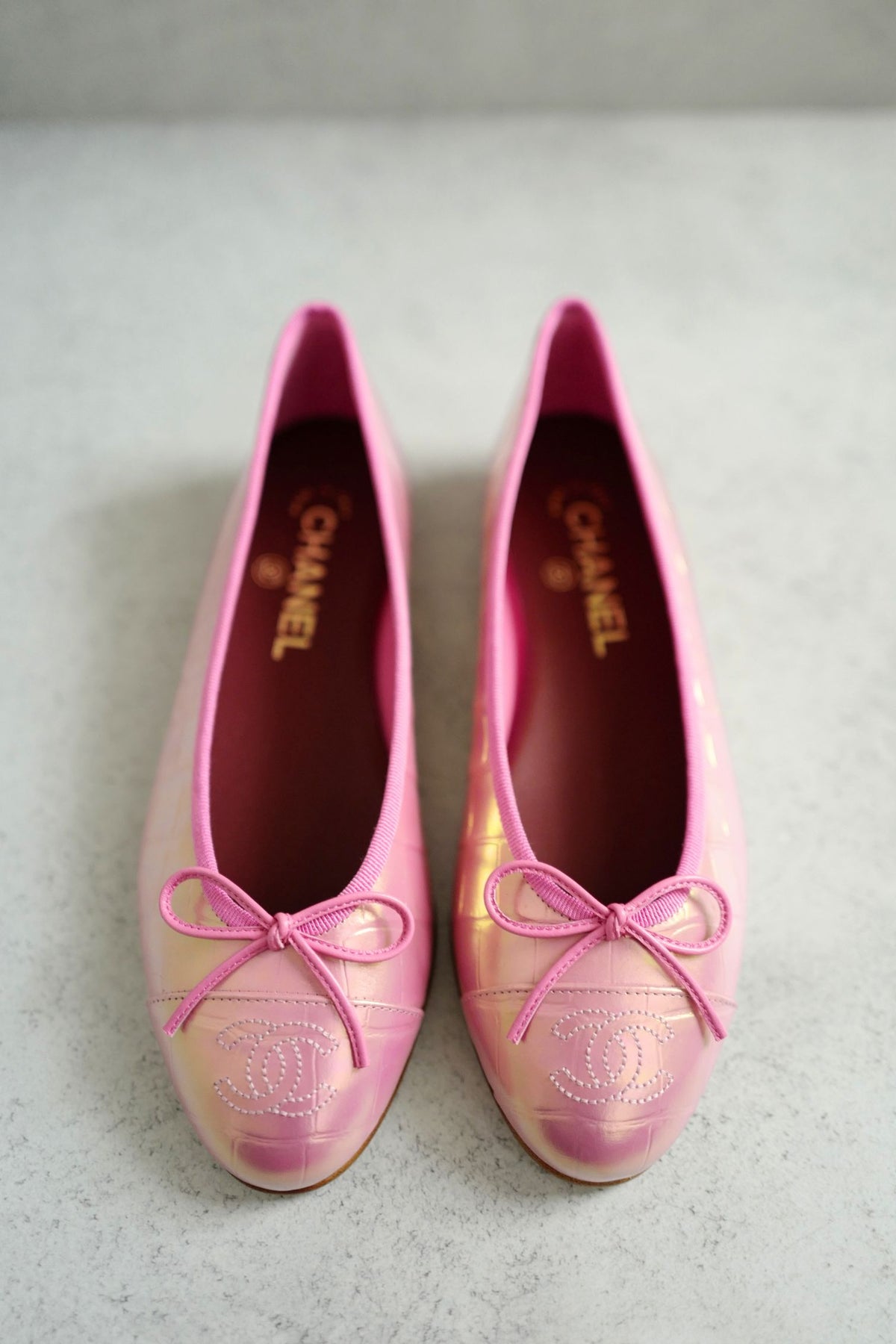 NEW Chanel 26K Matthieu Blazy's Ballet Flats Croc Embossed Calfskin Pink Size 37