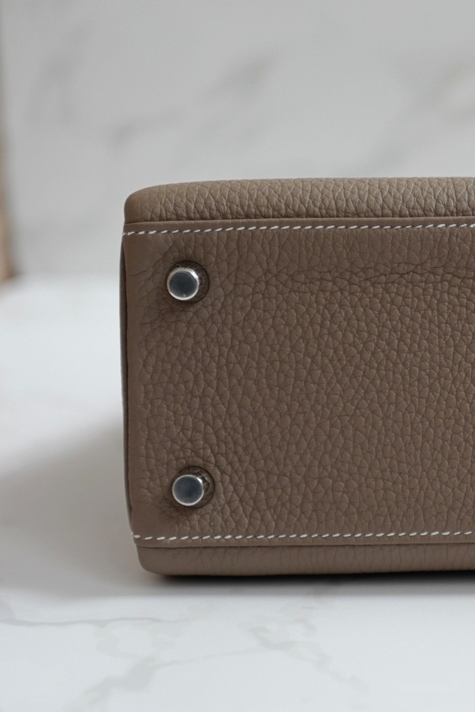 BNIB Hermes Kelly 25 Etoupe Togo Palladium Hardware G Stamp 2026