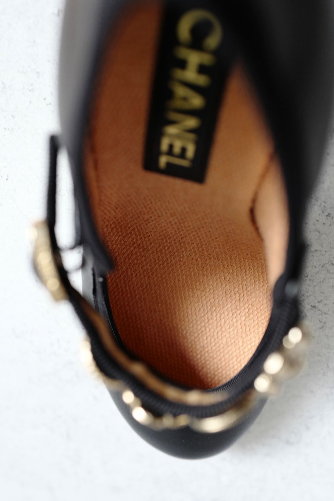 Chanel 24A Metiers D’art Black Leather Mary Jane Heels Gold Charms Size38 BNIB