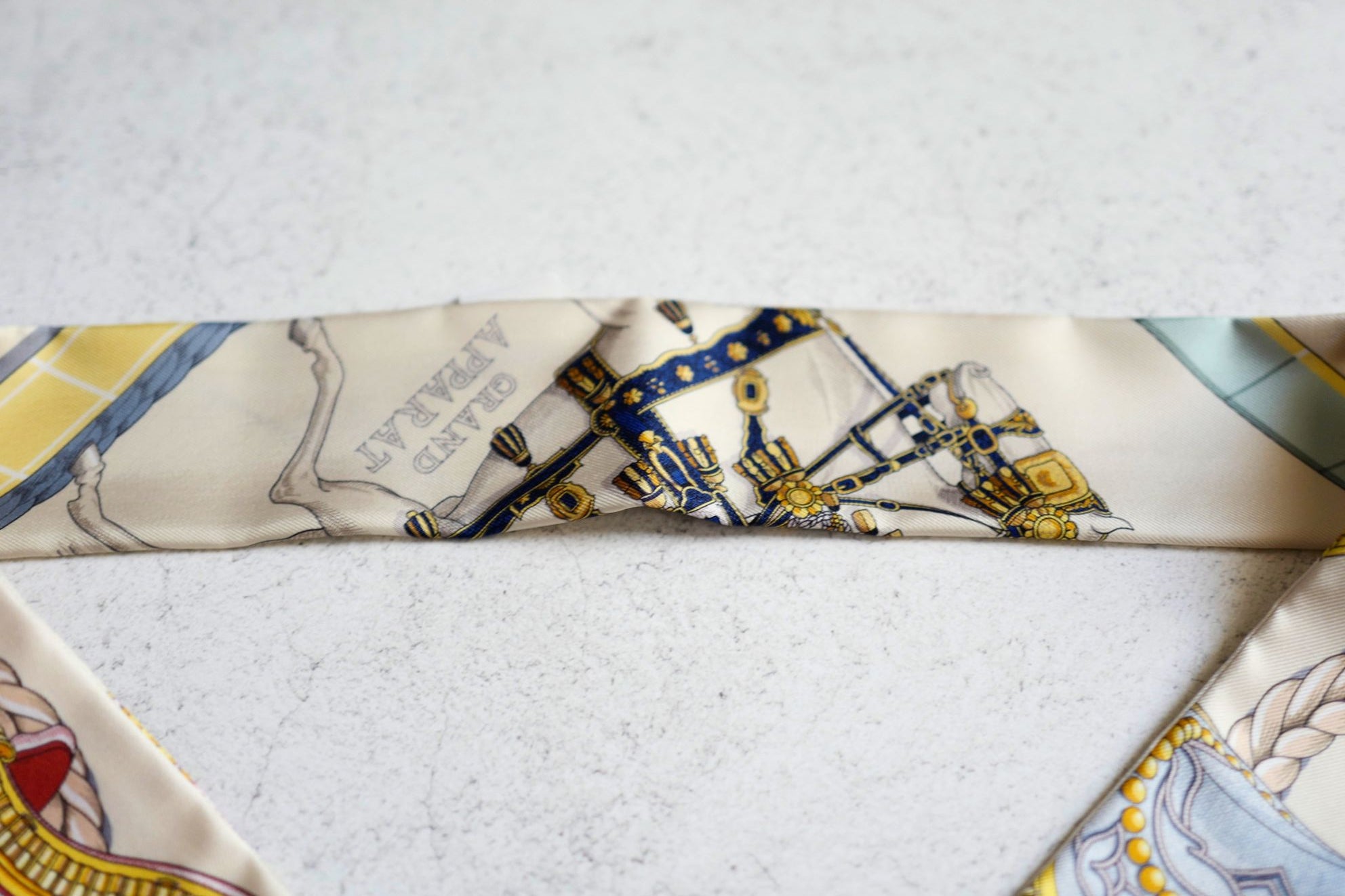 Hermès Twilly Grand Apparat Scarf Ivoire Marine Rose 100% Silk Twill