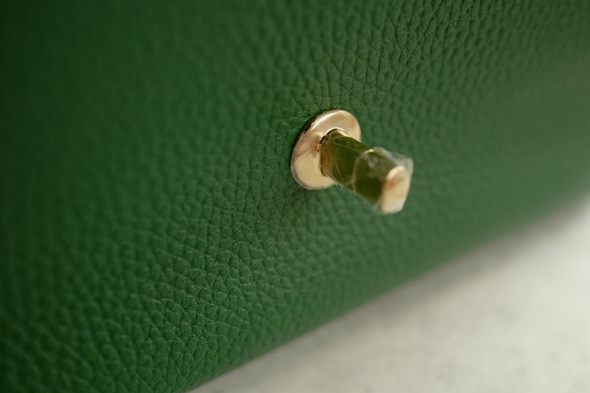 Chanel 26A Maxi 32 Flapbag "Matthieu Blazy" Green Grained Calfskin Gold Hardware
