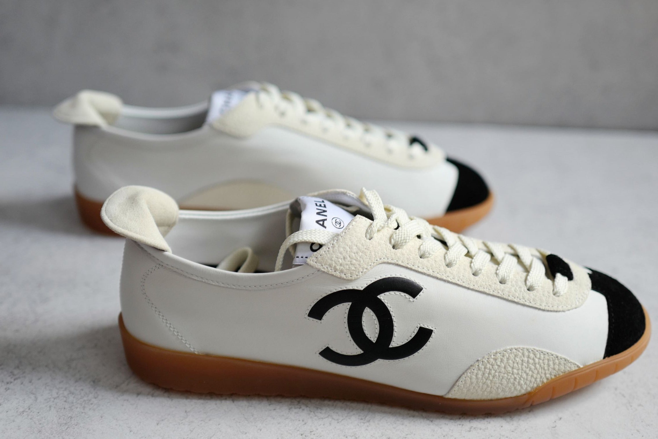 NEW Chanel 26P Sneakers White Black Calfskin Embossed Suede Size 38.5