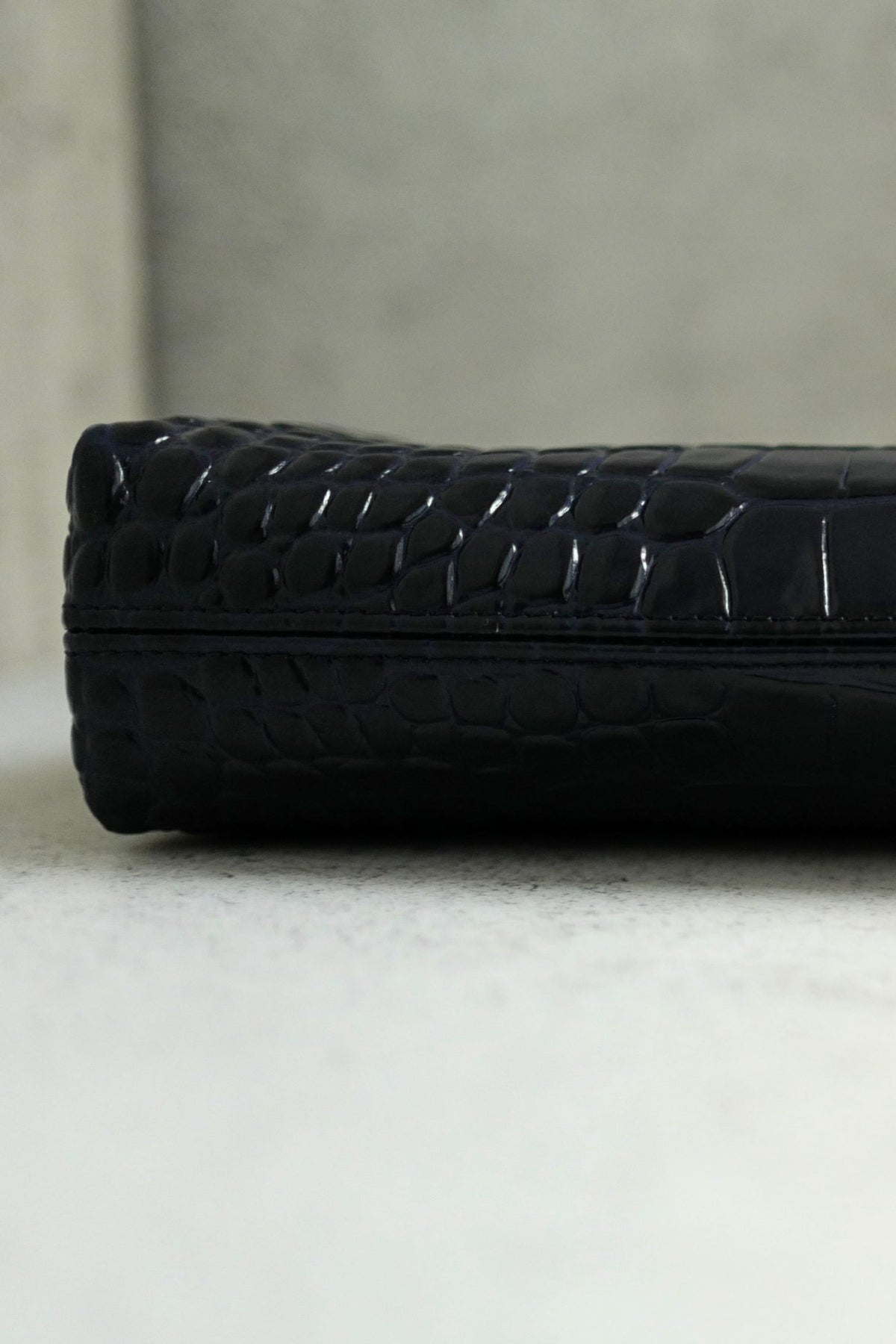 NEW Chanel 26K Clutch Navy Blue Crocodile Embossed Calfskin Leather GHW