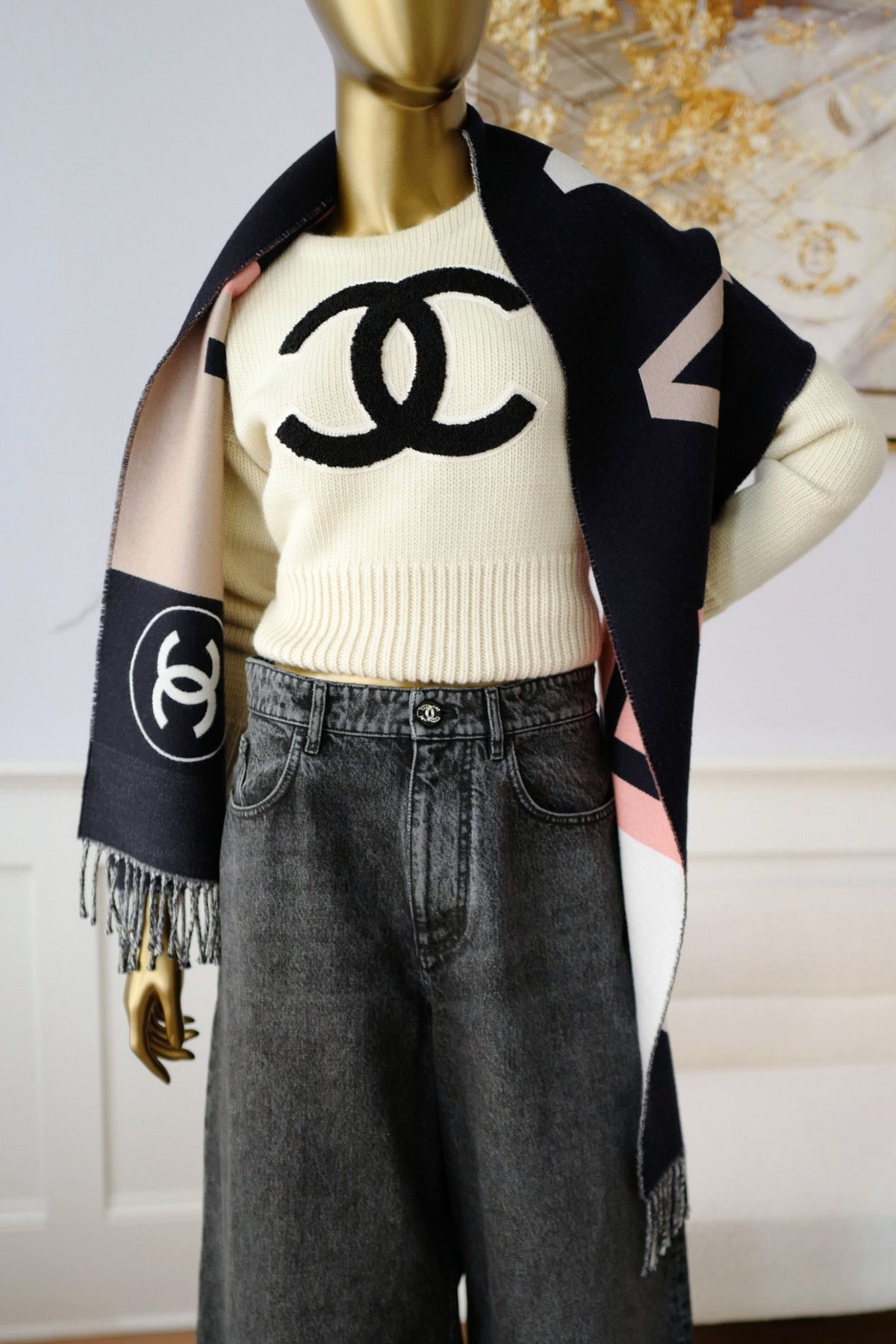NEW Chanel 26N Pullover Sweater Wool & Cashmere Ecru Black CC Logo Size 36