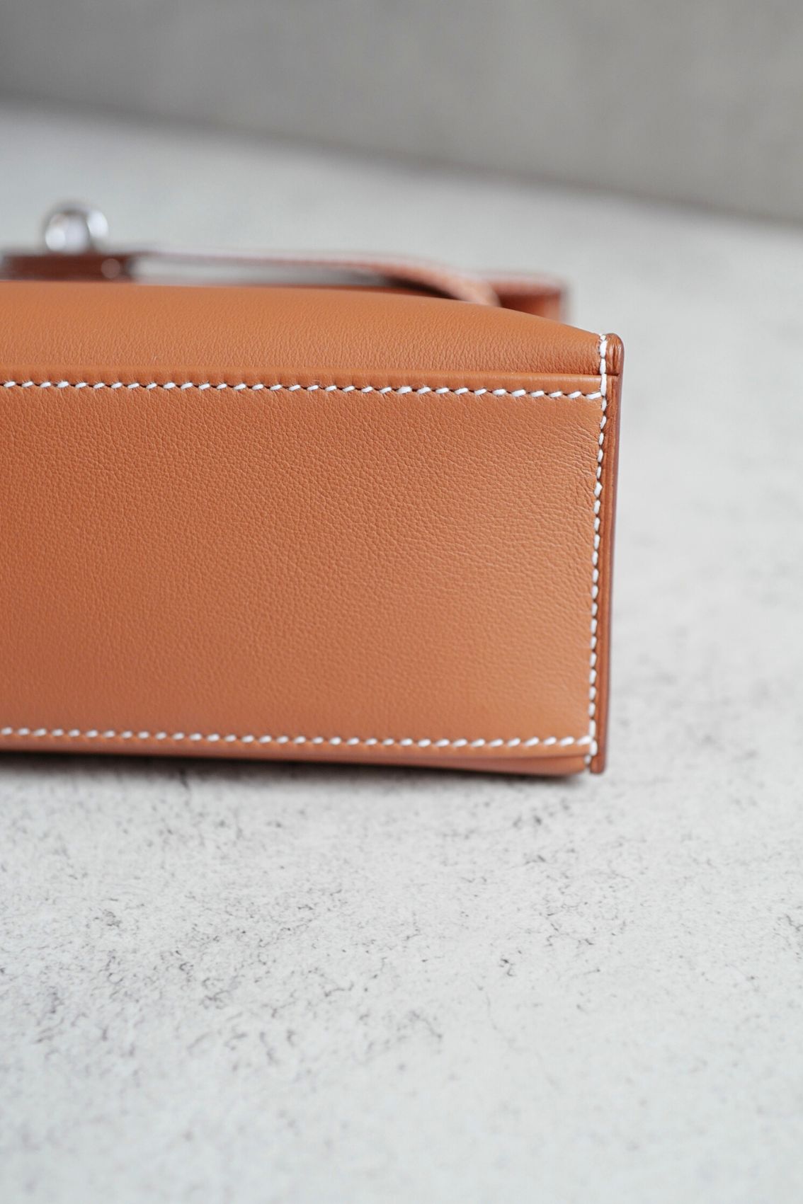 Hermès Kelly Pochette Gold Swift Leather Palladium Hardware K Stamp