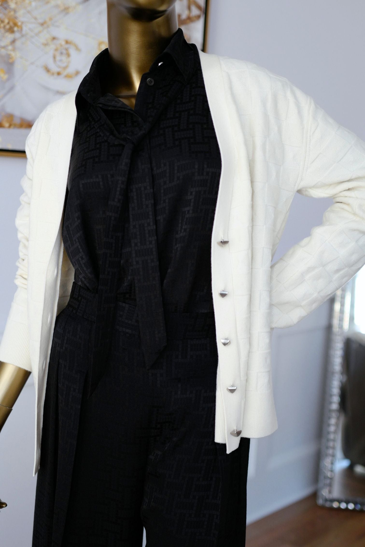 Hermès Maille Médor Softerwear Blanc Naturel Knit Cardigan Button Front Size 38