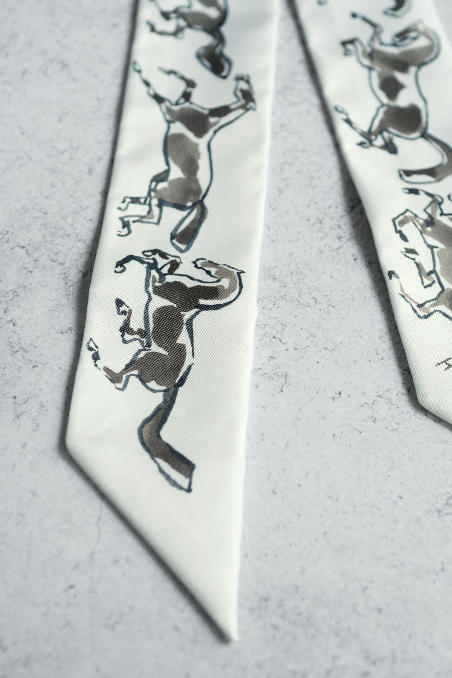 Hermès Chevaux en Liberte Twilly Blanc / Vert de Gris / Bronze 100% Silk