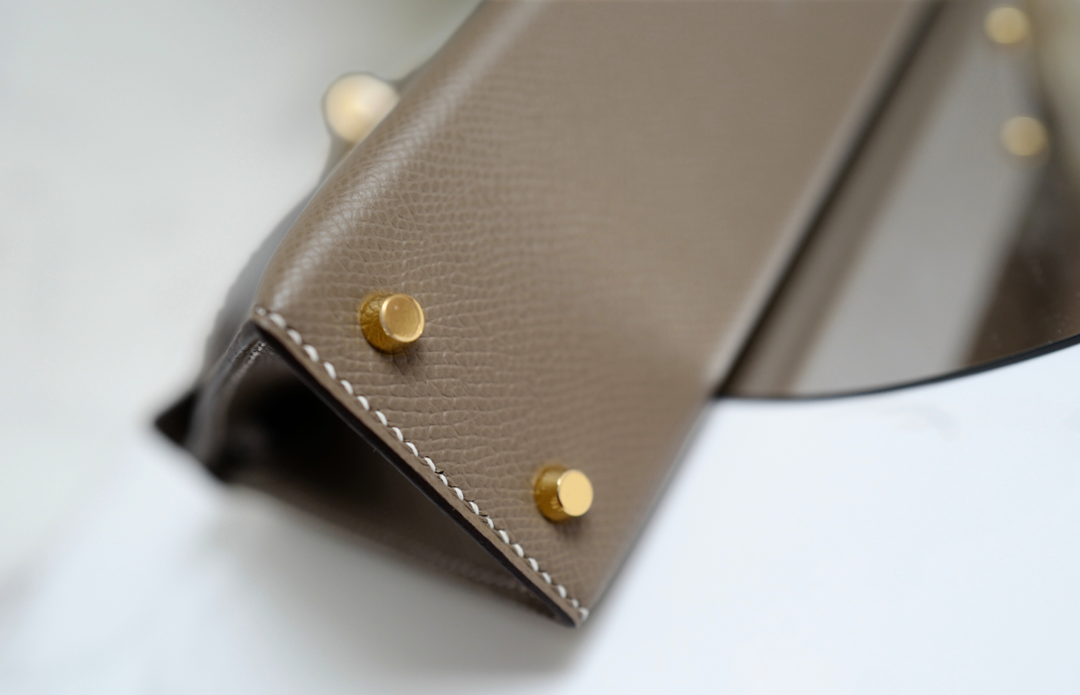 New Hermès Mini Kelly Etoupe Epsom Leather with Gold Hardware
