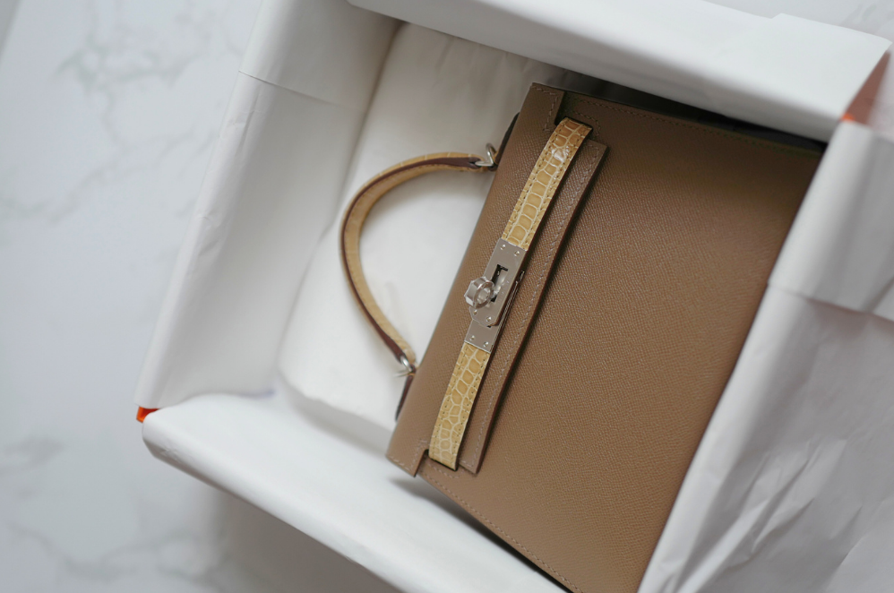BNIB Hermes Mini Kelly touch Madame calfskin pol alli Etoupe beige phw