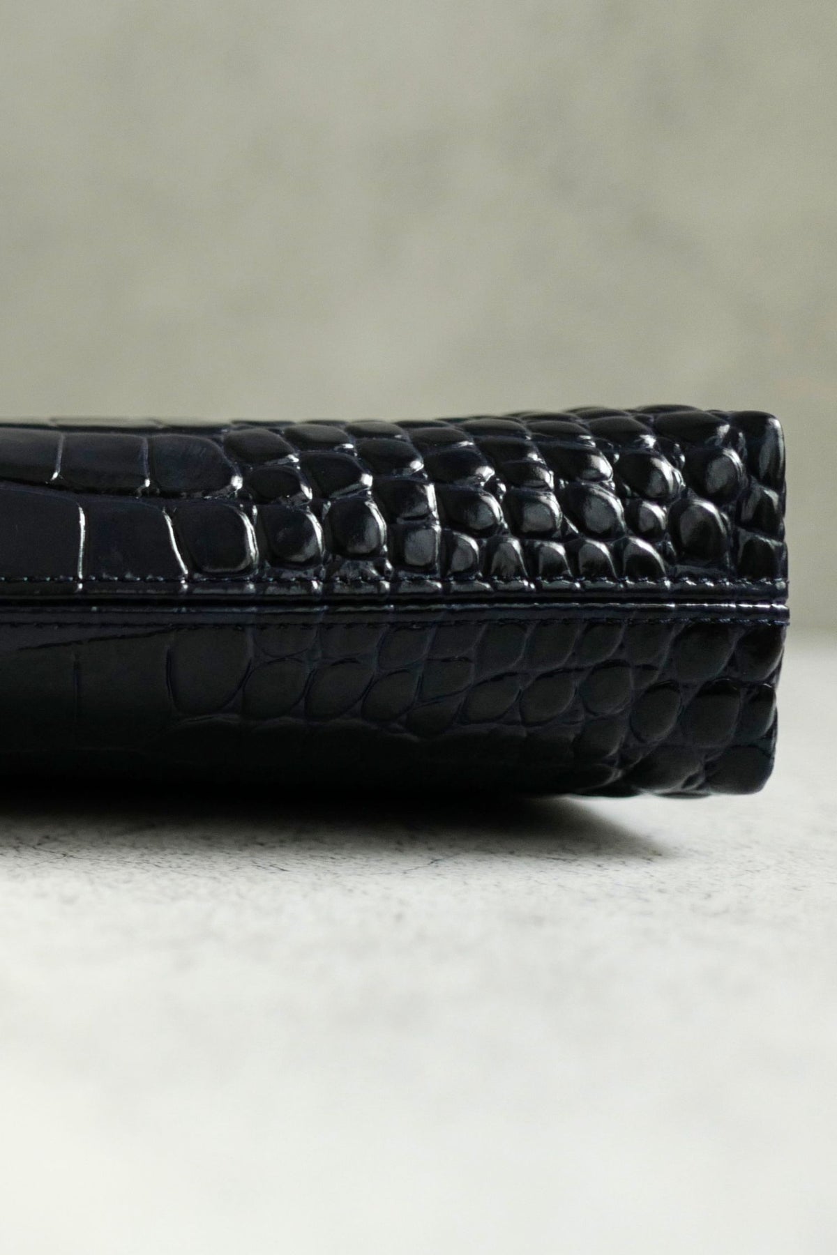 NEW Chanel 26K Clutch Navy Blue Crocodile Embossed Calfskin Leather GHW