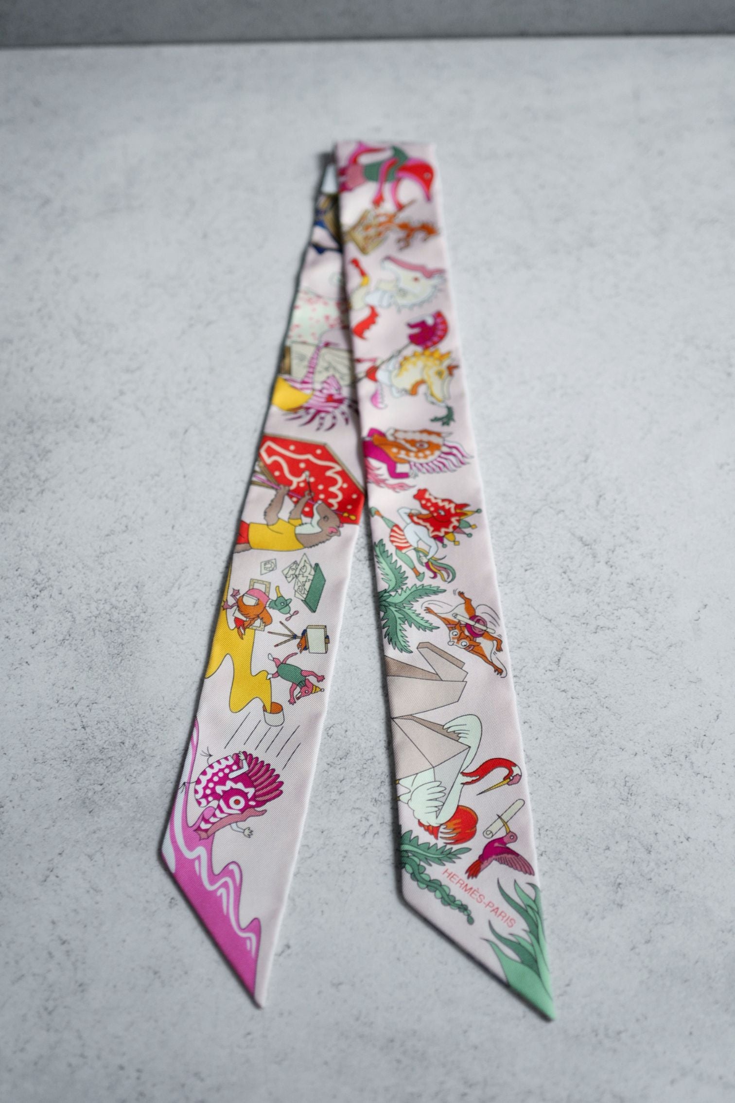 Hermès Academia Hippica Twilly Rose Nacre / Vert Amande / Multicolore 100% Silk