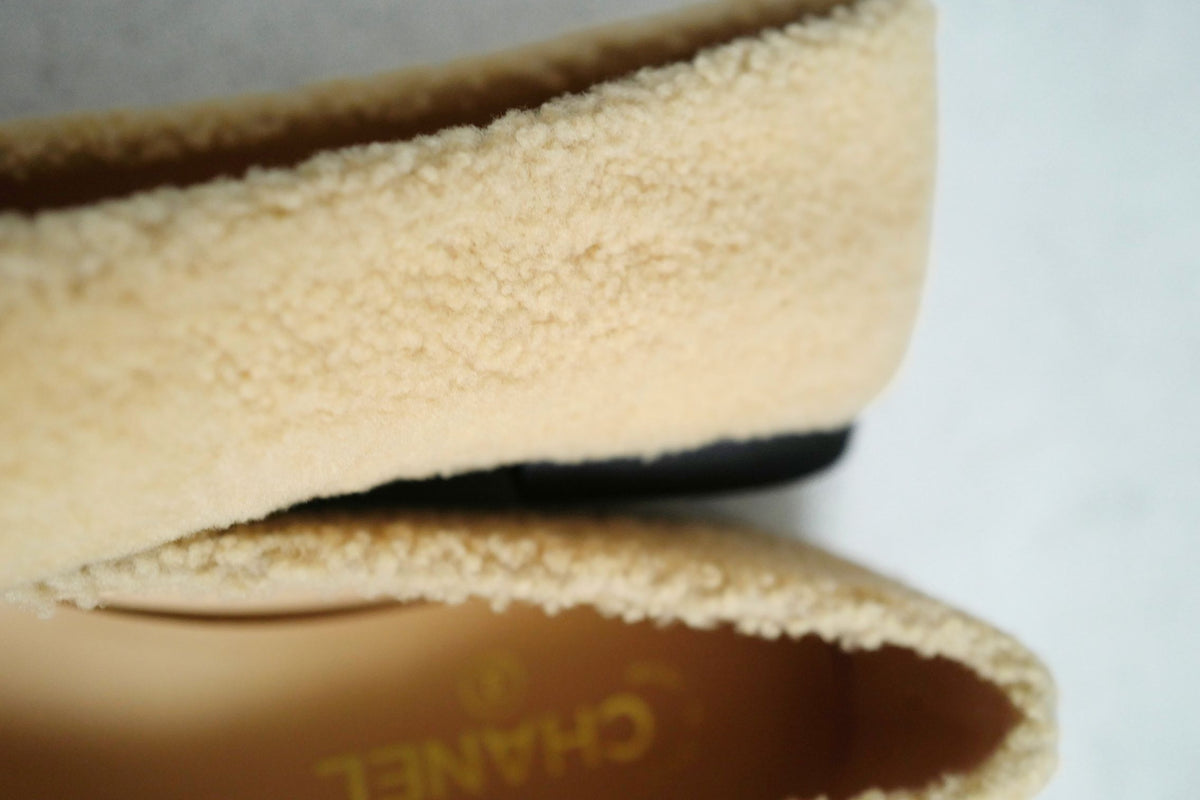 Chanel 26N Coco Neige Ballet Flats Shearling Lambskin Light Beige Black Sz 38