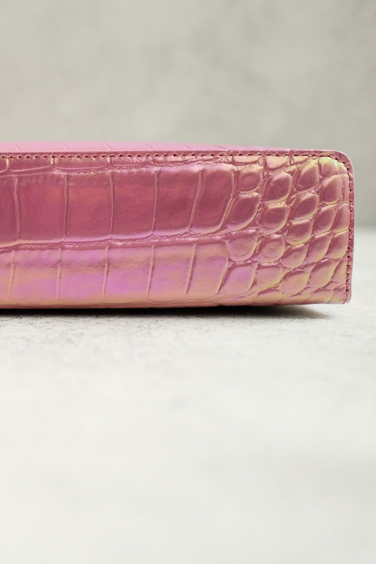 NEW Chanel 26K Vanity with Chain Rose Crocodile Embossed Calfskin Leather GHW