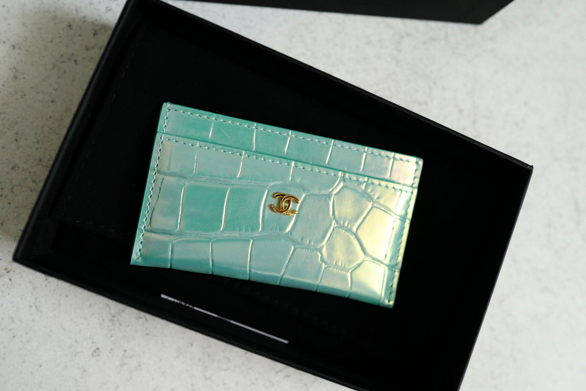 New Chanel 26K Matthieu Blazy's Card Holder Croc Embossed Iridescent Turquoise Green Calfskin GHW